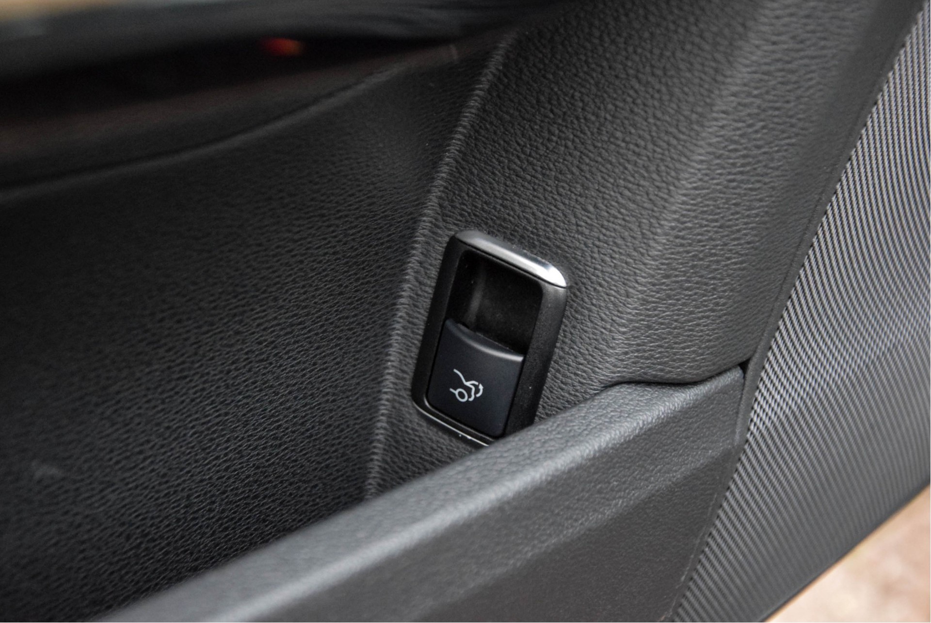 Mercedes-Benz E-Klasse 200 CGI Sport Leer/Comand/Entertainment/ILS Aut7 Foto 9