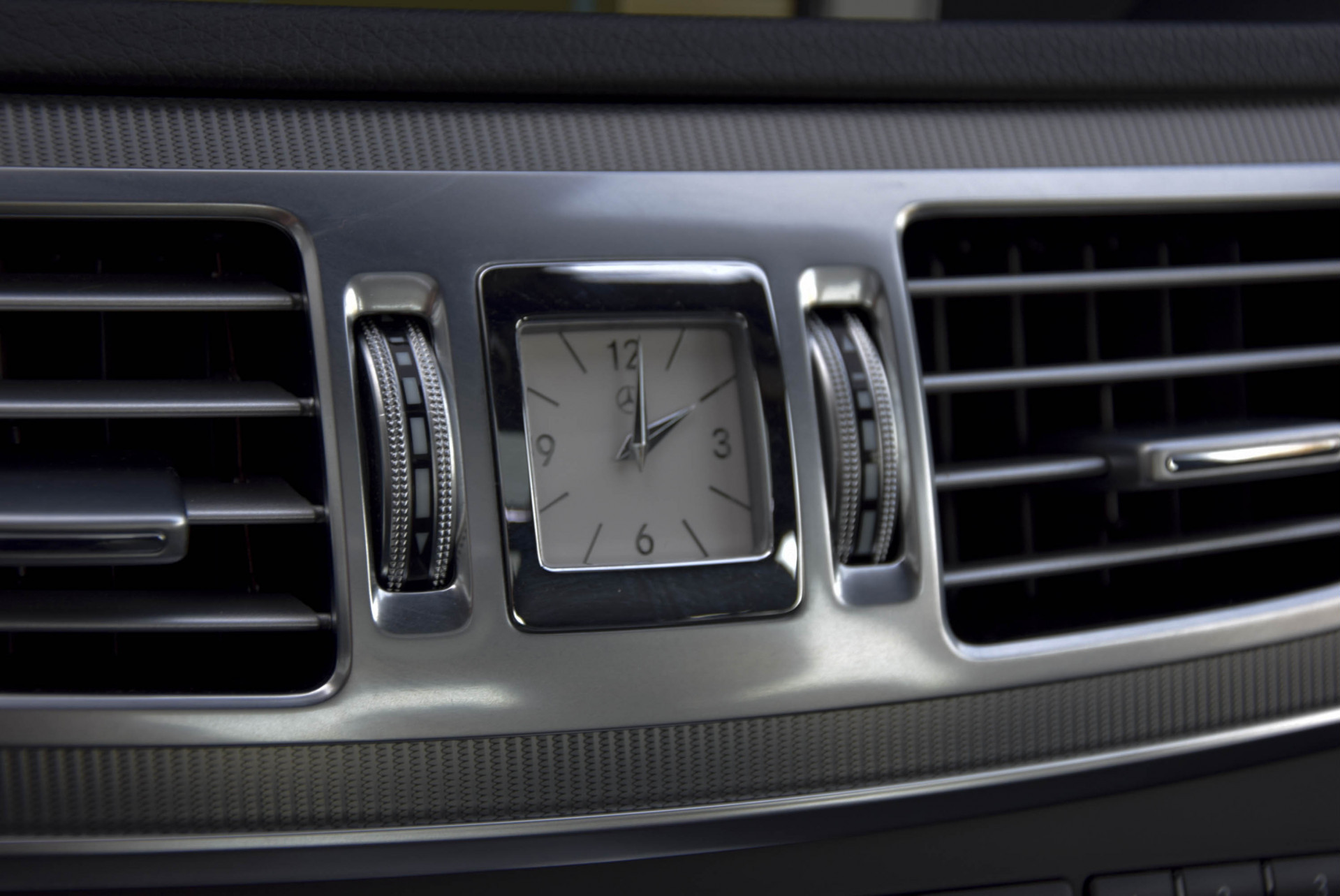 Mercedes-Benz E-Klasse 500 AMG Bang&Olufsen Exclusive/Pano/Distronic/Memory/Camera/DAB Aut7 Foto 14