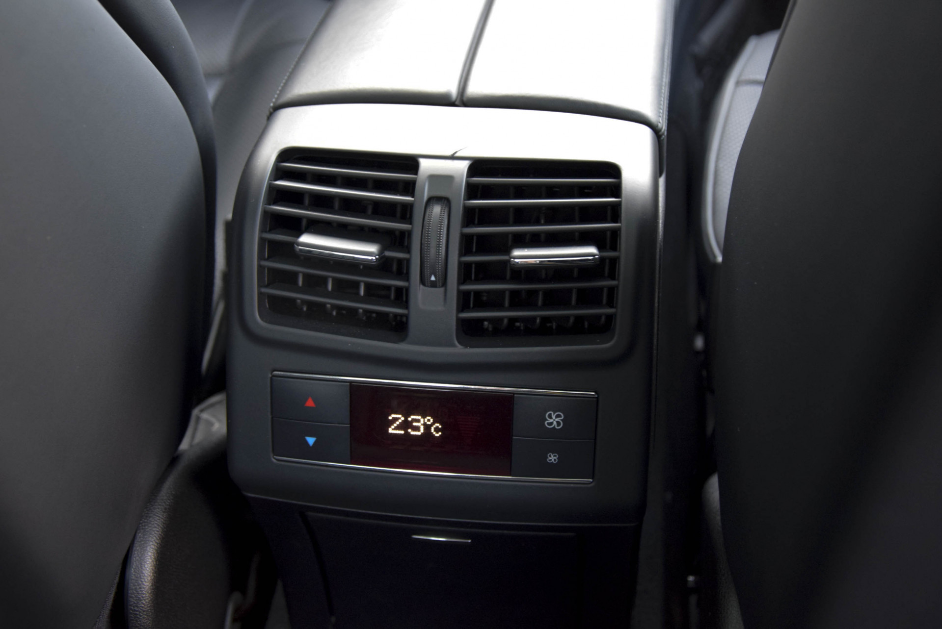 Mercedes-Benz E-Klasse 500 AMG Bang&Olufsen Exclusive/Pano/Distronic/Memory/Camera/DAB Aut7 Foto 21