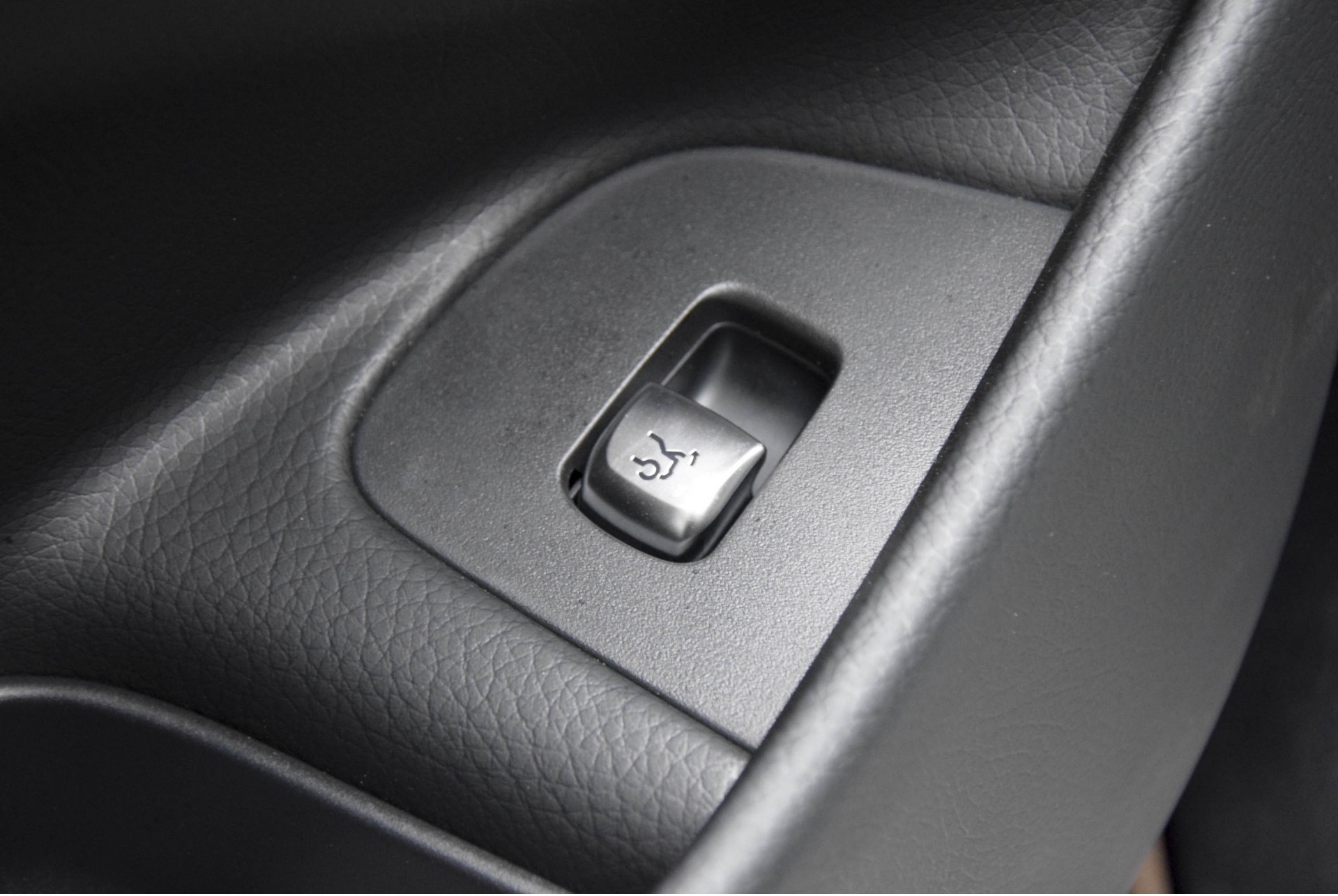 Mercedes-Benz E-Klasse 350d AMG Distronic/Keyless/Burmester/Widescreen/Memory/Dak/Remote Park Aut9 Foto 10