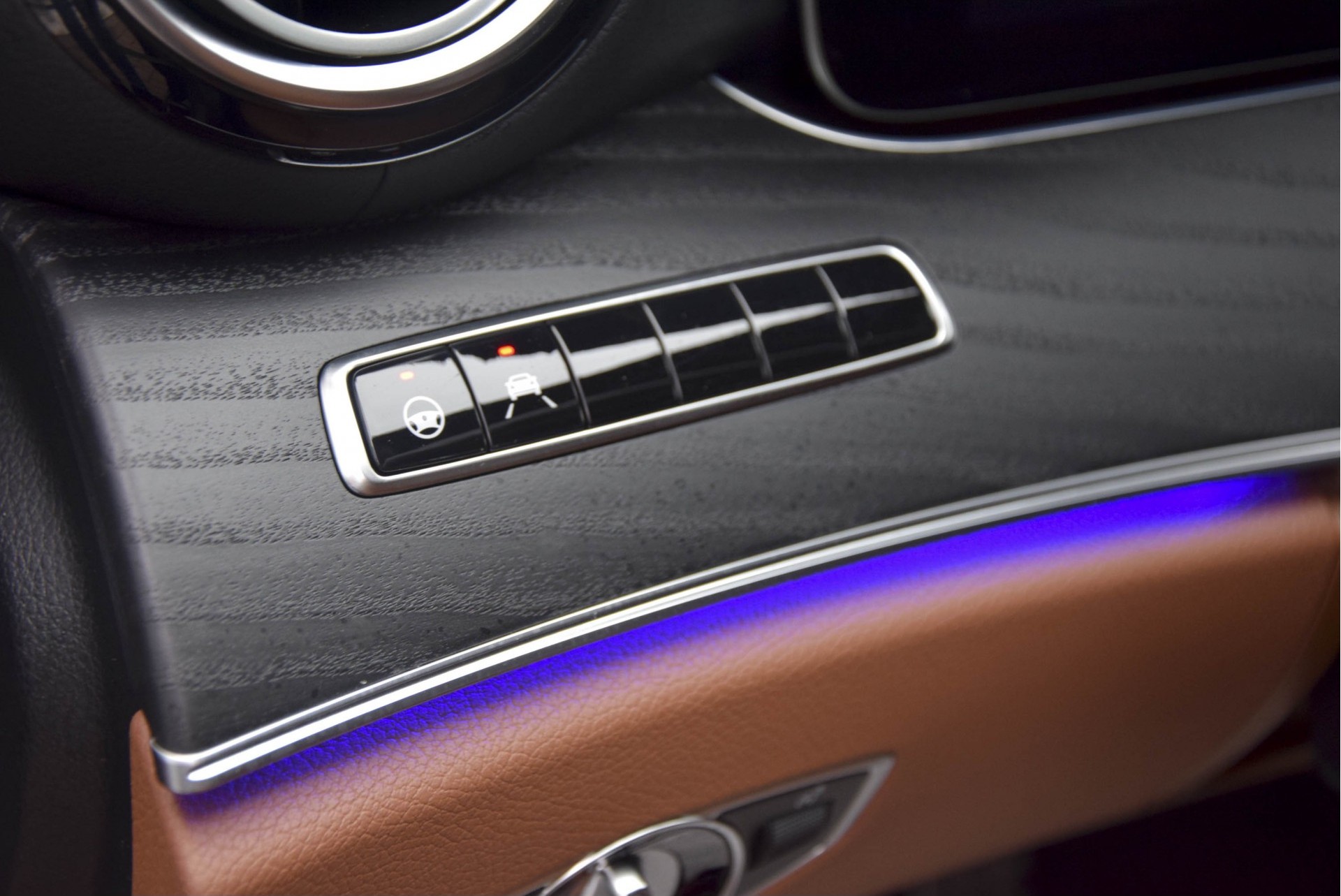 Mercedes-Benz E-Klasse 350d AMG Distronic/Keyless/Burmester/Widescreen/Memory/Dak/Remote Park Aut9 Foto 11