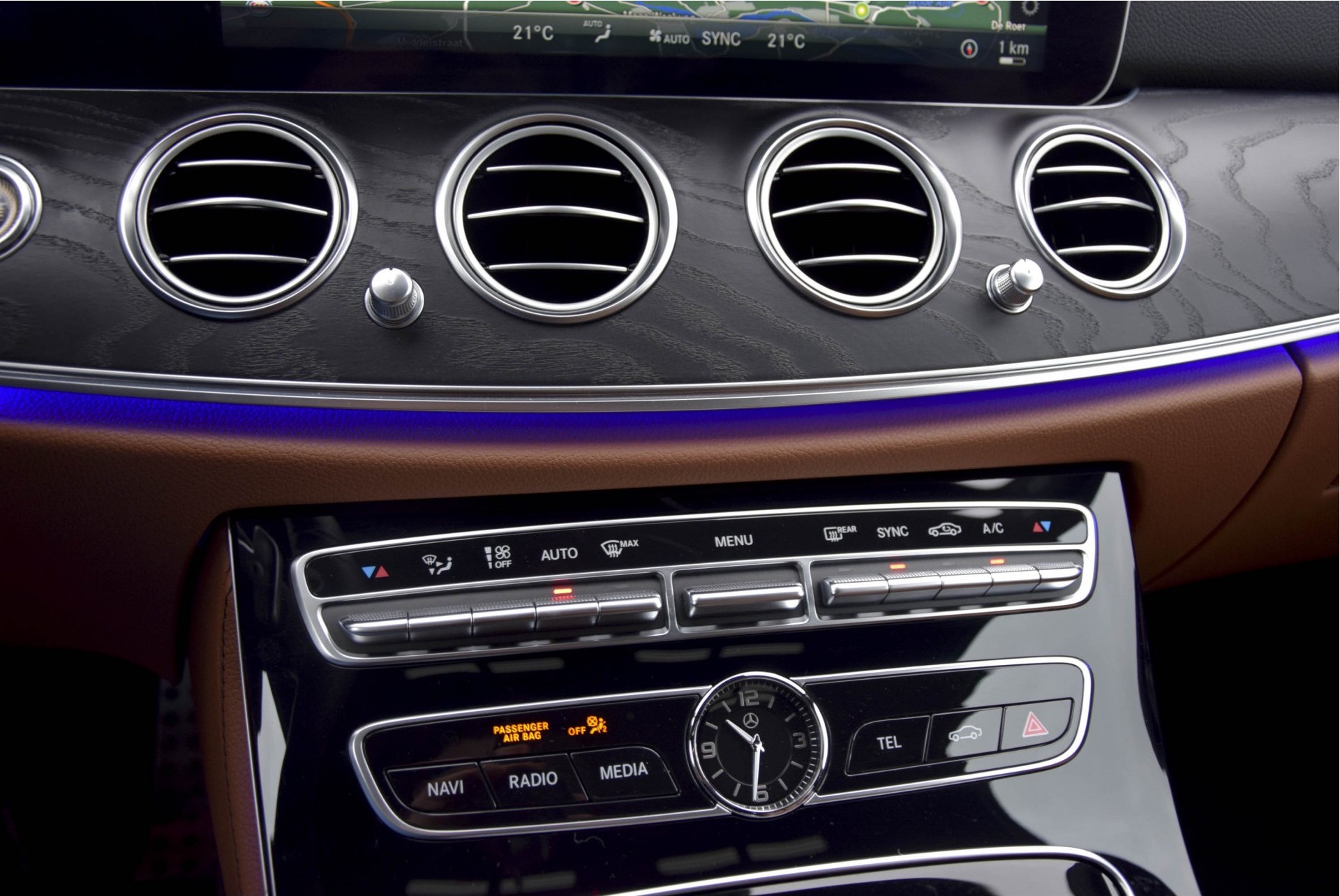 Mercedes-Benz E-Klasse 350d AMG Distronic/Keyless/Burmester/Widescreen/Memory/Dak/Remote Park Aut9 Foto 17