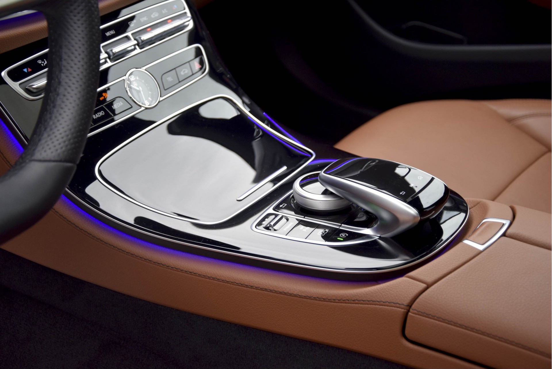 Mercedes-Benz E-Klasse 350d AMG Distronic/Keyless/Burmester/Widescreen/Memory/Dak/Remote Park Aut9 Foto 19