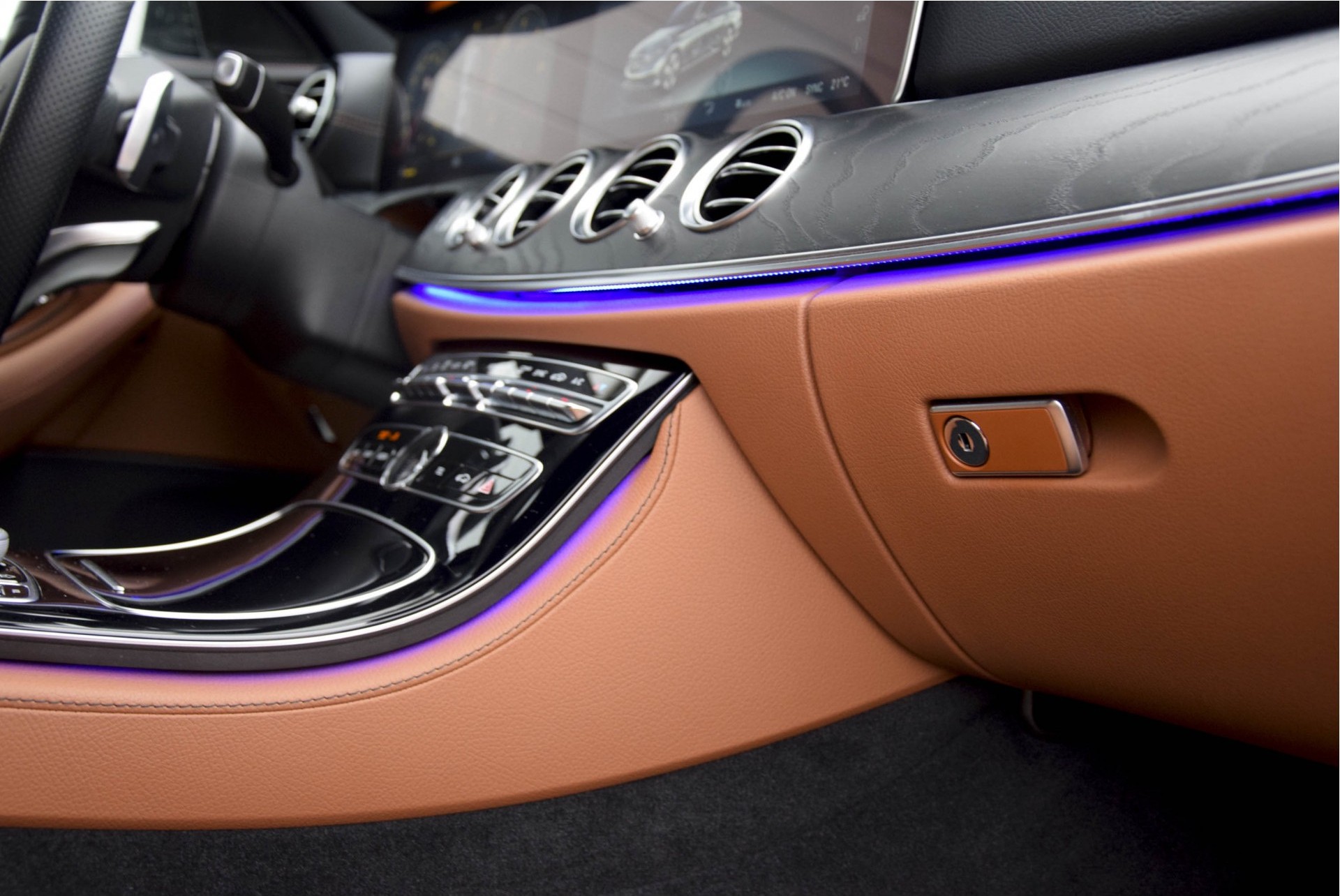 Mercedes-Benz E-Klasse 350d AMG Distronic/Keyless/Burmester/Widescreen/Memory/Dak/Remote Park Aut9 Foto 20