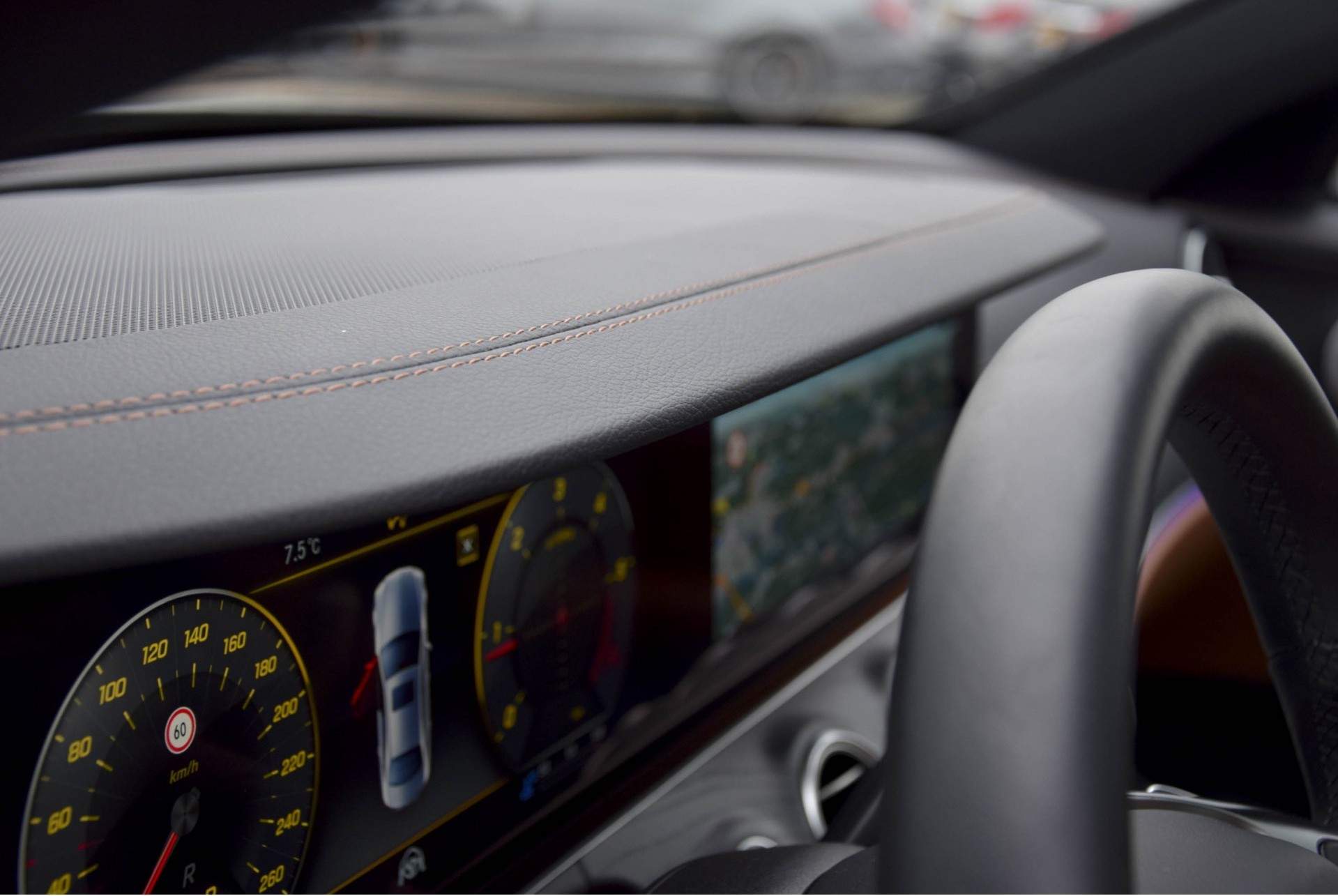 Mercedes-Benz E-Klasse 350d AMG Distronic/Keyless/Burmester/Widescreen/Memory/Dak/Remote Park Aut9 Foto 25