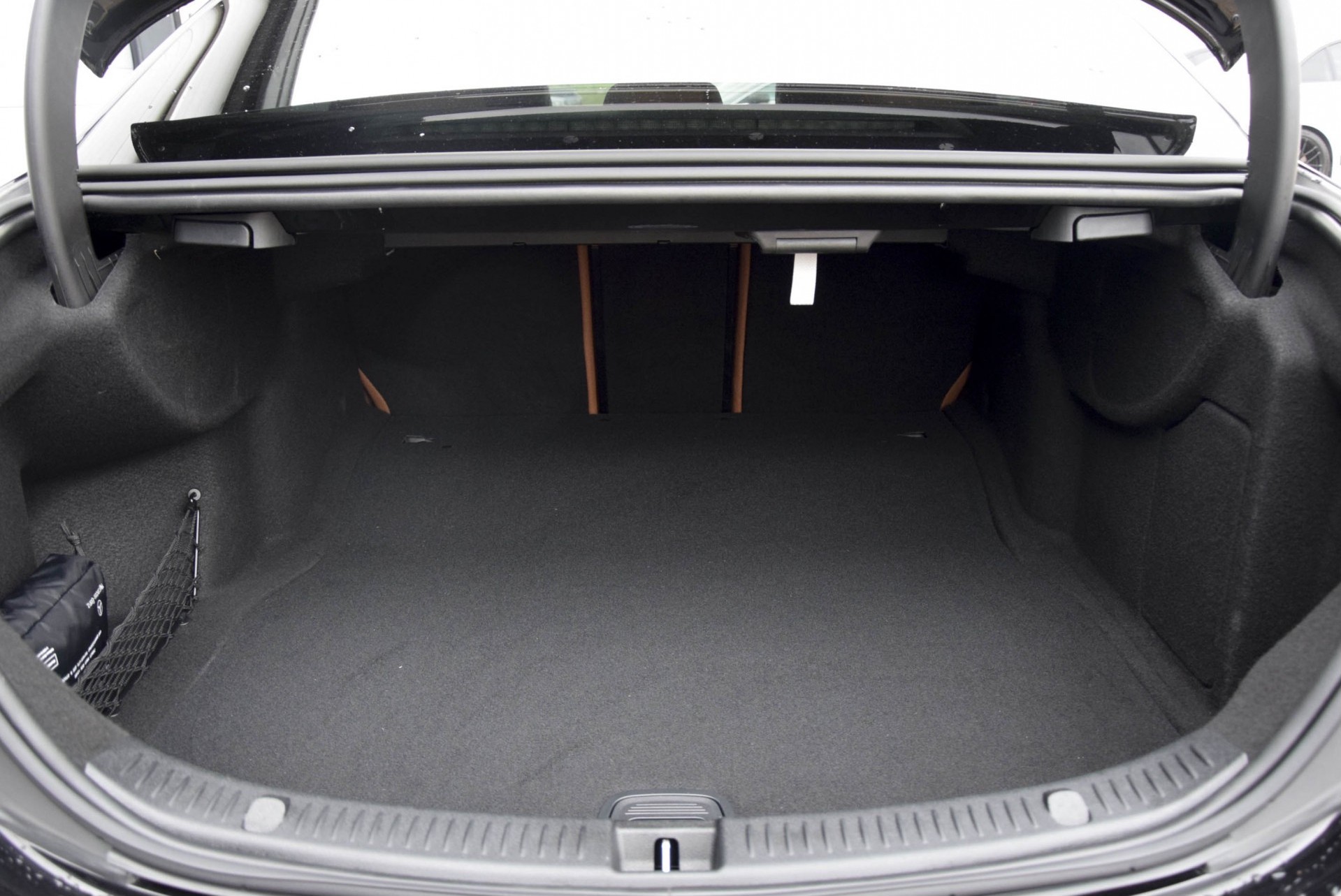 Mercedes-Benz E-Klasse 350d AMG Distronic/Keyless/Burmester/Widescreen/Memory/Dak/Remote Park Aut9 Foto 29