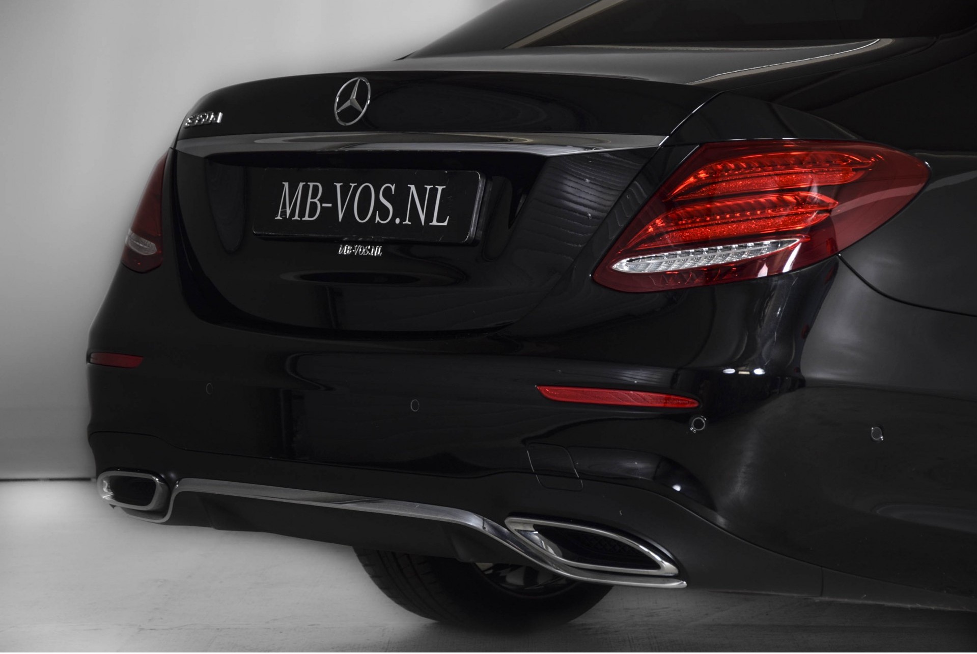 Mercedes-Benz E-Klasse 350d AMG Distronic/Keyless/Burmester/Widescreen/Memory/Dak/Remote Park Aut9 Foto 32