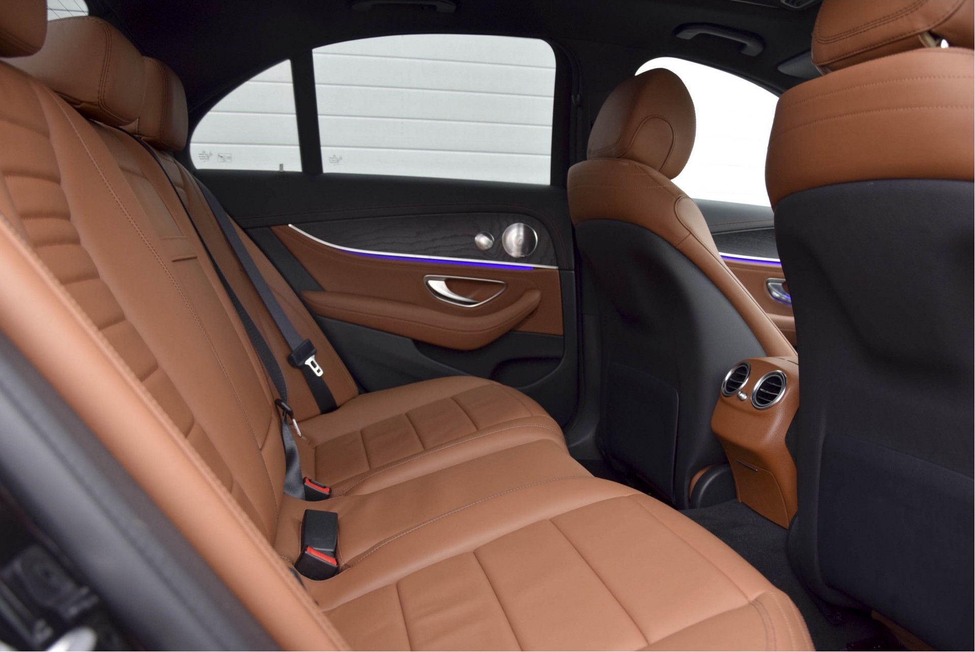 Mercedes-Benz E-Klasse 350d AMG Distronic/Keyless/Burmester/Widescreen/Memory/Dak/Remote Park Aut9 Foto 4