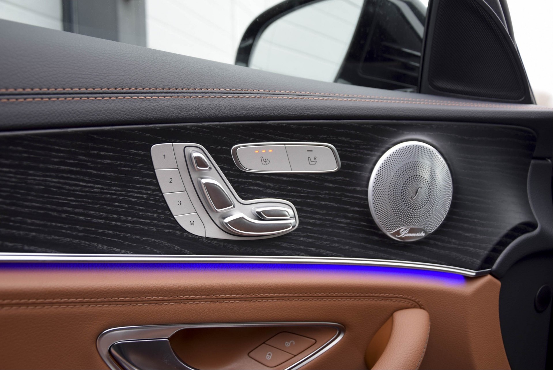 Mercedes-Benz E-Klasse 350d AMG Distronic/Keyless/Burmester/Widescreen/Memory/Dak/Remote Park Aut9 Foto 8