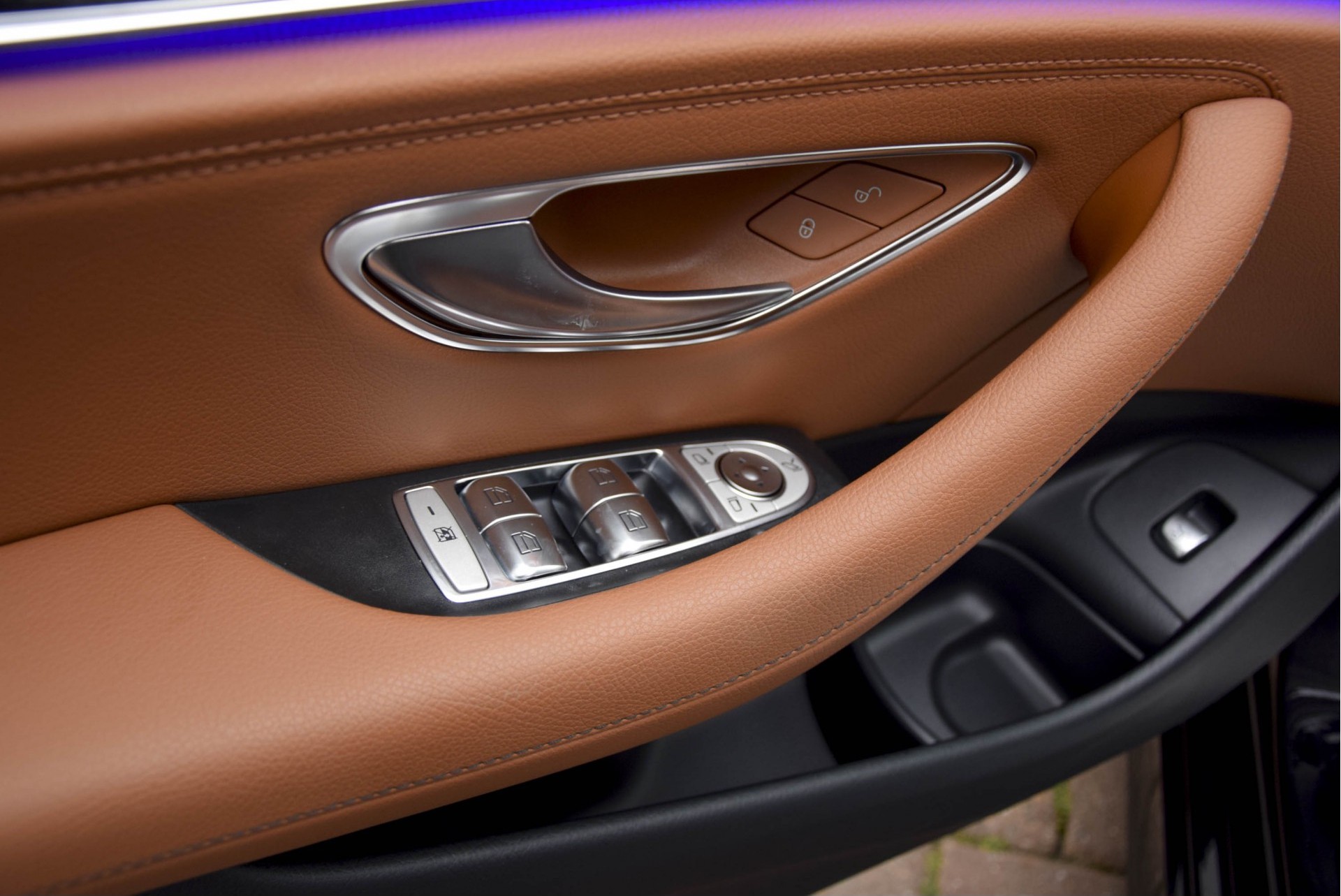 Mercedes-Benz E-Klasse 350d AMG Distronic/Keyless/Burmester/Widescreen/Memory/Dak/Remote Park Aut9 Foto 9