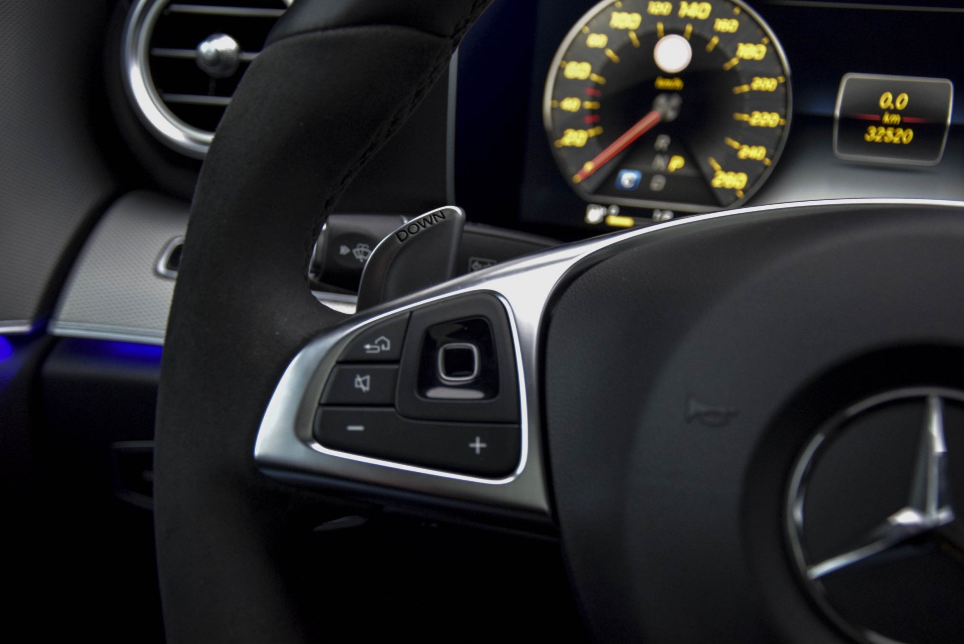 Mercedes-Benz E-Klasse 350 d AMG Luchtvering/Distronic/Keyless/Burmester/Massage/Panorama Aut9 Foto 13