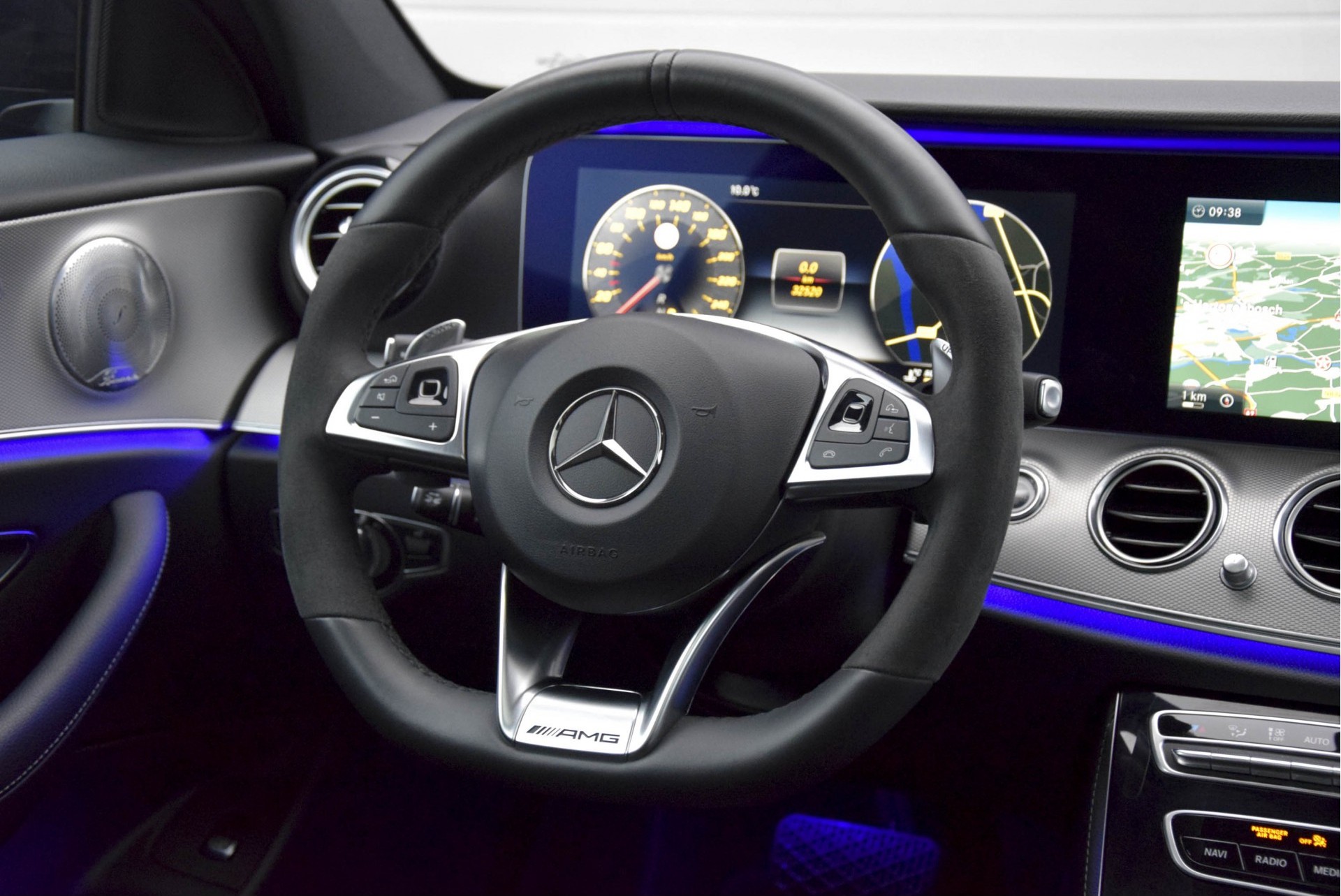 Mercedes-Benz E-Klasse 350 d AMG Luchtvering/Distronic/Keyless/Burmester/Massage/Panorama Aut9 Foto 14
