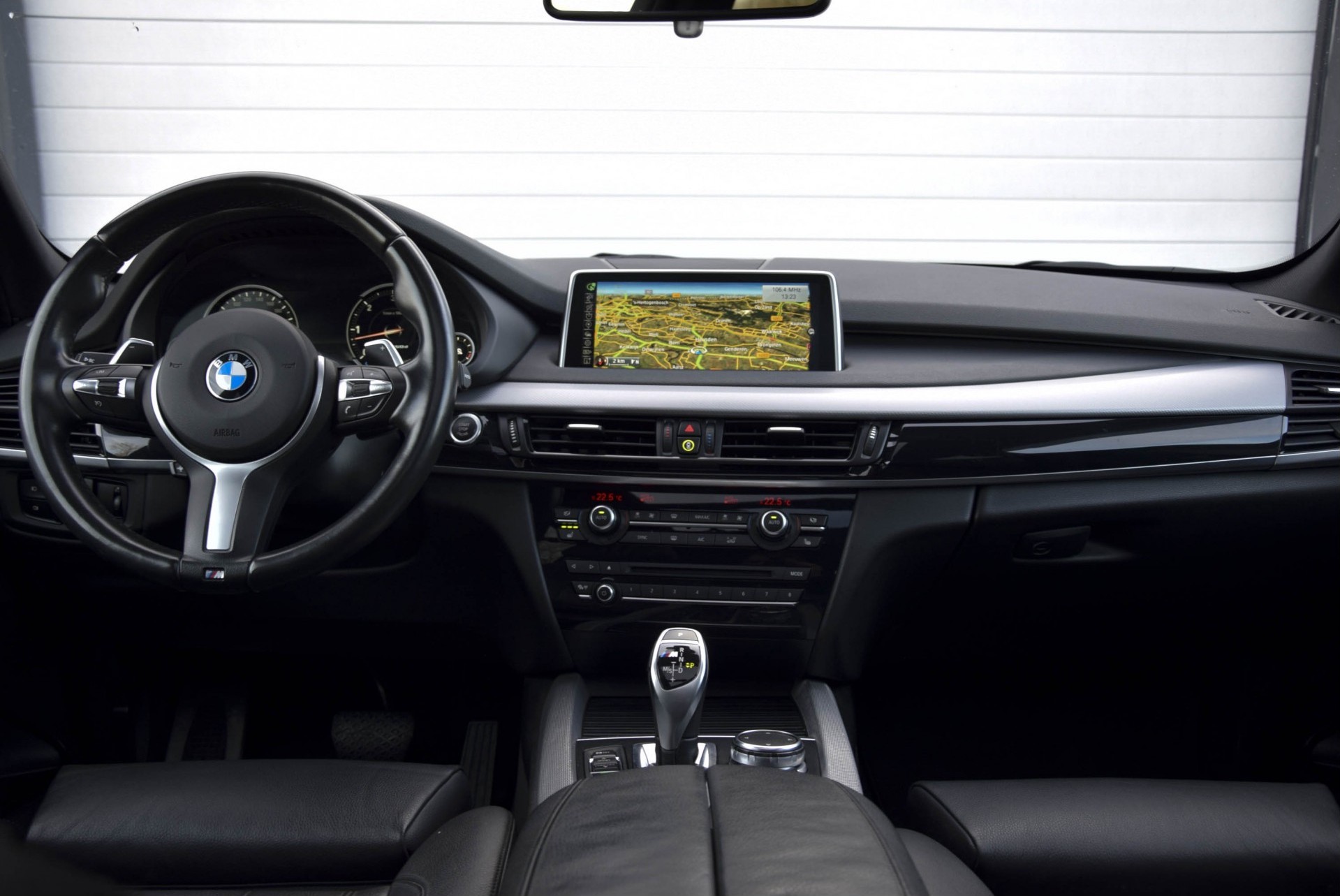 BMW X5 5.0d M Panorama/Shadowline/Drivingassist/Comfortacces/Adaptive/Softclose Aut8 Foto 15