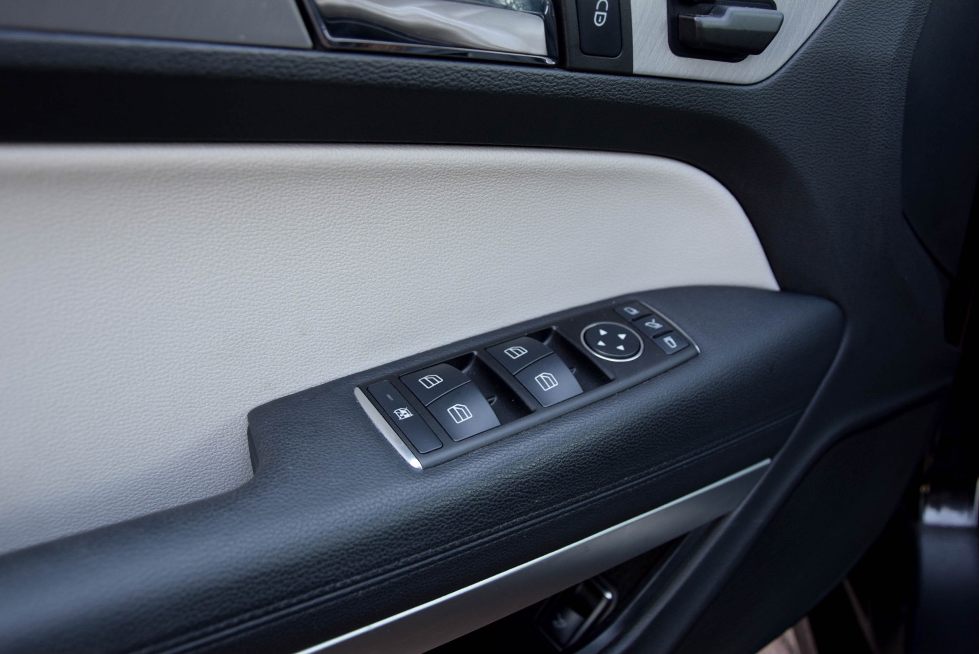 Mercedes-Benz E-Klasse Cabrio 350 CGI AMG/ILS/Distronic/Memory/Keyless Aut7 Foto 10