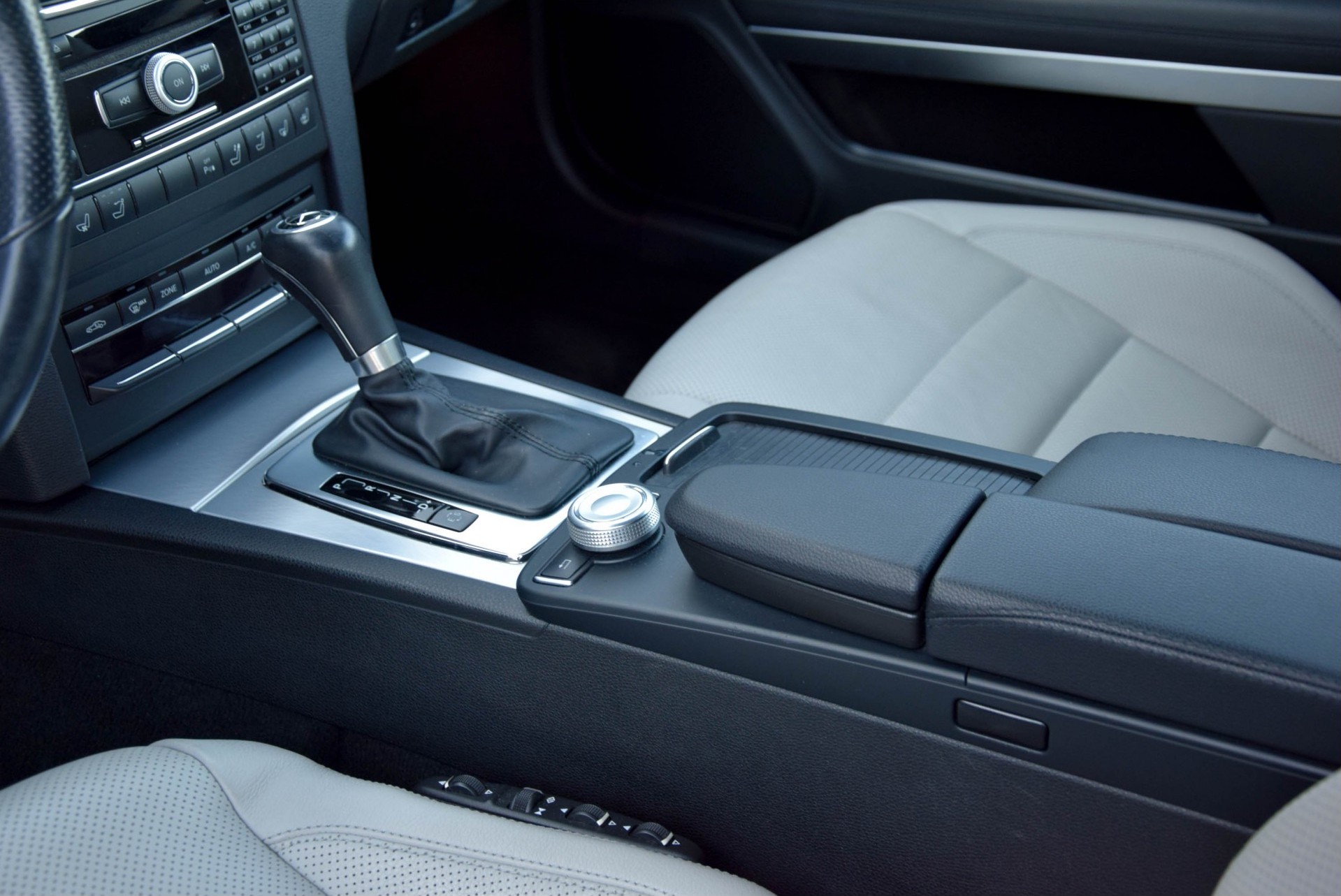 Mercedes-Benz E-Klasse Cabrio 350 CGI AMG/ILS/Distronic/Memory/Keyless Aut7 Foto 18