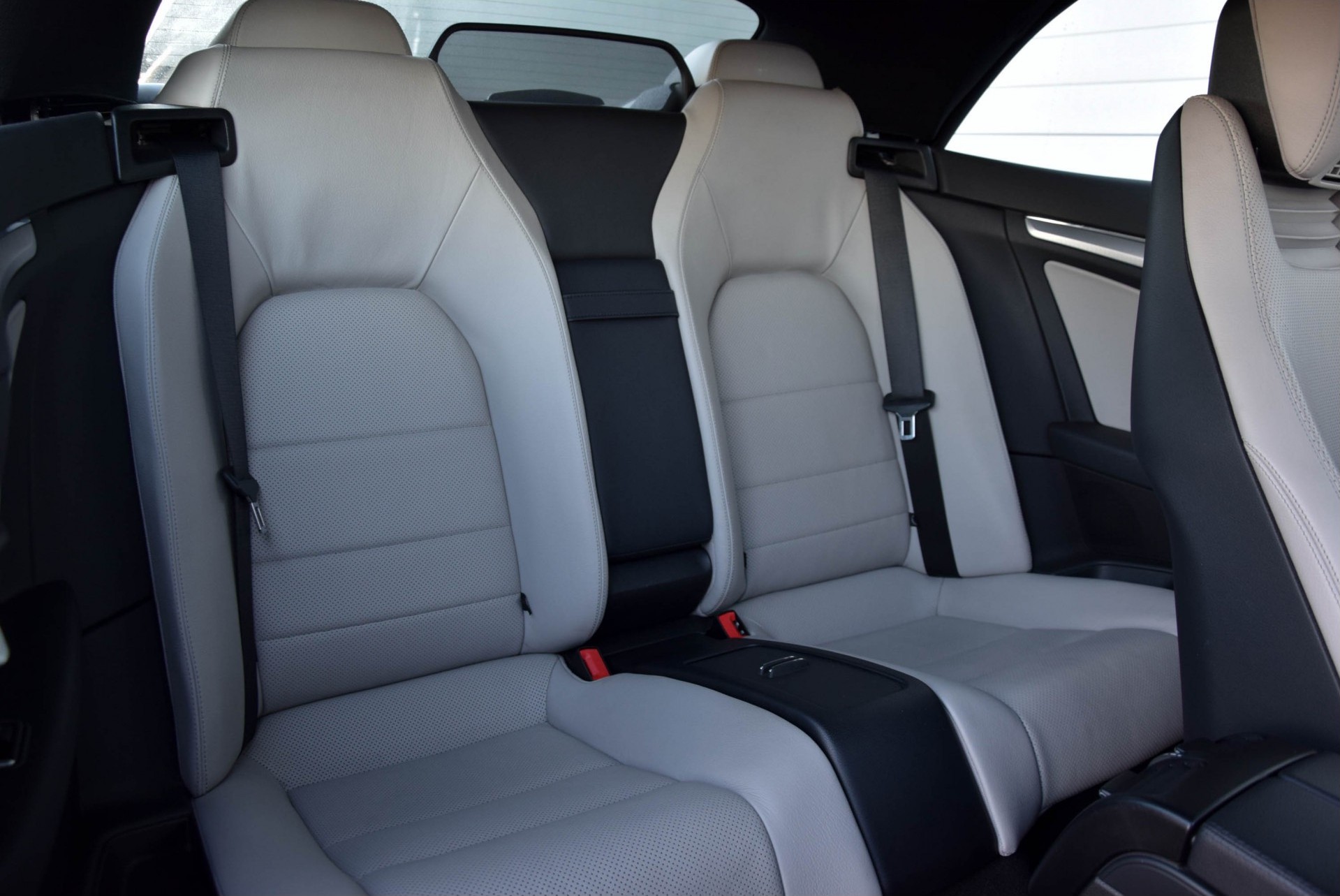 Mercedes-Benz E-Klasse Cabrio 350 CGI AMG/ILS/Distronic/Memory/Keyless Aut7 Foto 6