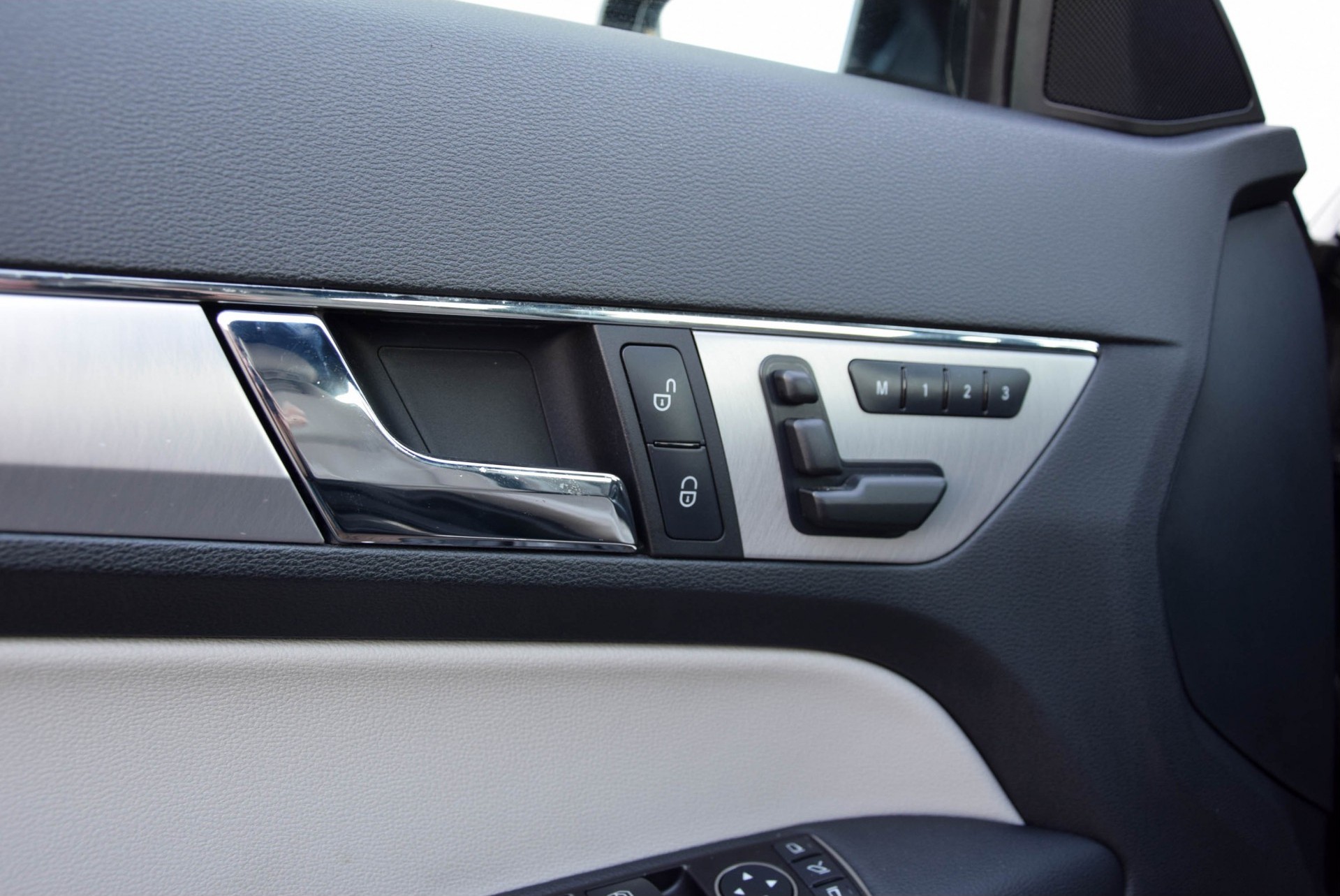 Mercedes-Benz E-Klasse Cabrio 350 CGI AMG/ILS/Distronic/Memory/Keyless Aut7 Foto 9