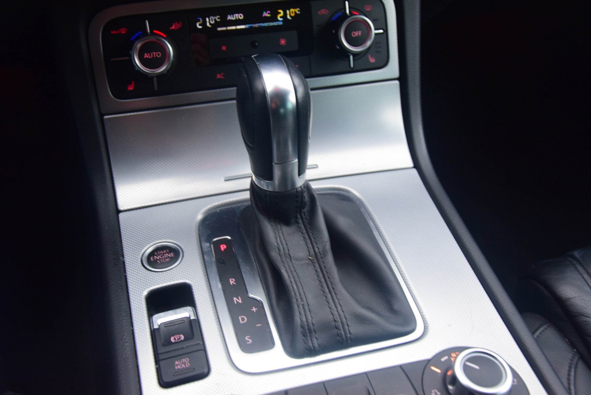 Volkswagen Touareg 3.6 FSI HIGHLINE Luchtvering/Mem/Trekhaak/20"LM Aut8 Foto 12