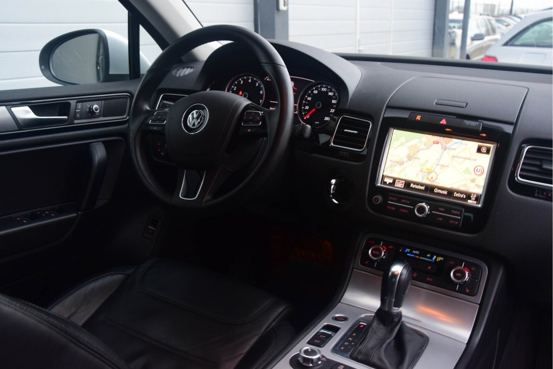 Volkswagen Touareg 3.6 FSI HIGHLINE Luchtvering/Mem/Trekhaak/20"LM Aut8 Foto 6