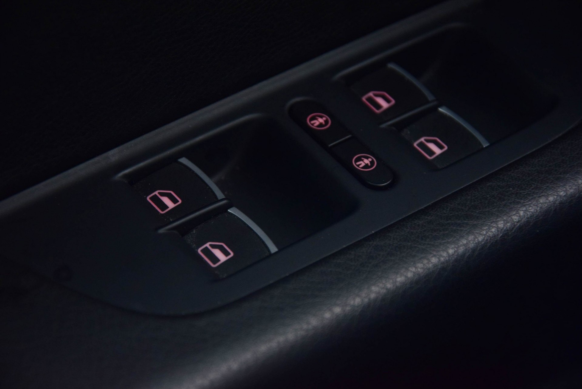 Volkswagen Touareg 3.6 FSI HIGHLINE Luchtvering/Mem/Trekhaak/20"LM Aut8 Foto 9