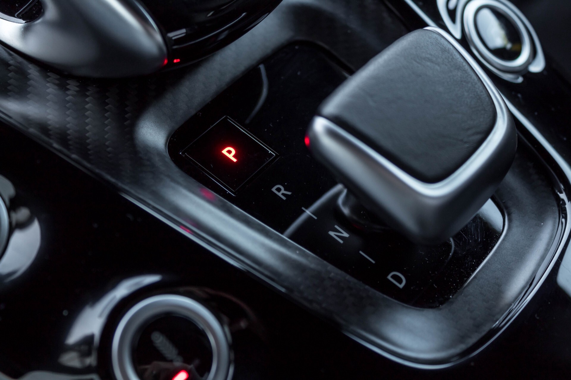 Mercedes-Benz AMG GT 4.0 R Designo Full Carbon Burmester Highend Distronic Camera Aut9 Foto 59