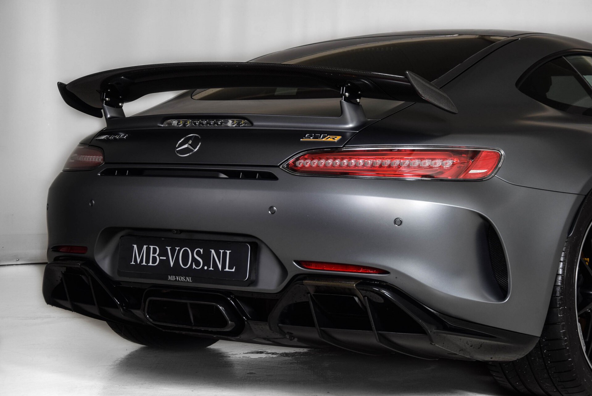 Mercedes-Benz AMG GT 4.0 R Designo Full Carbon Burmester Highend Distronic Camera Aut9 Foto 69
