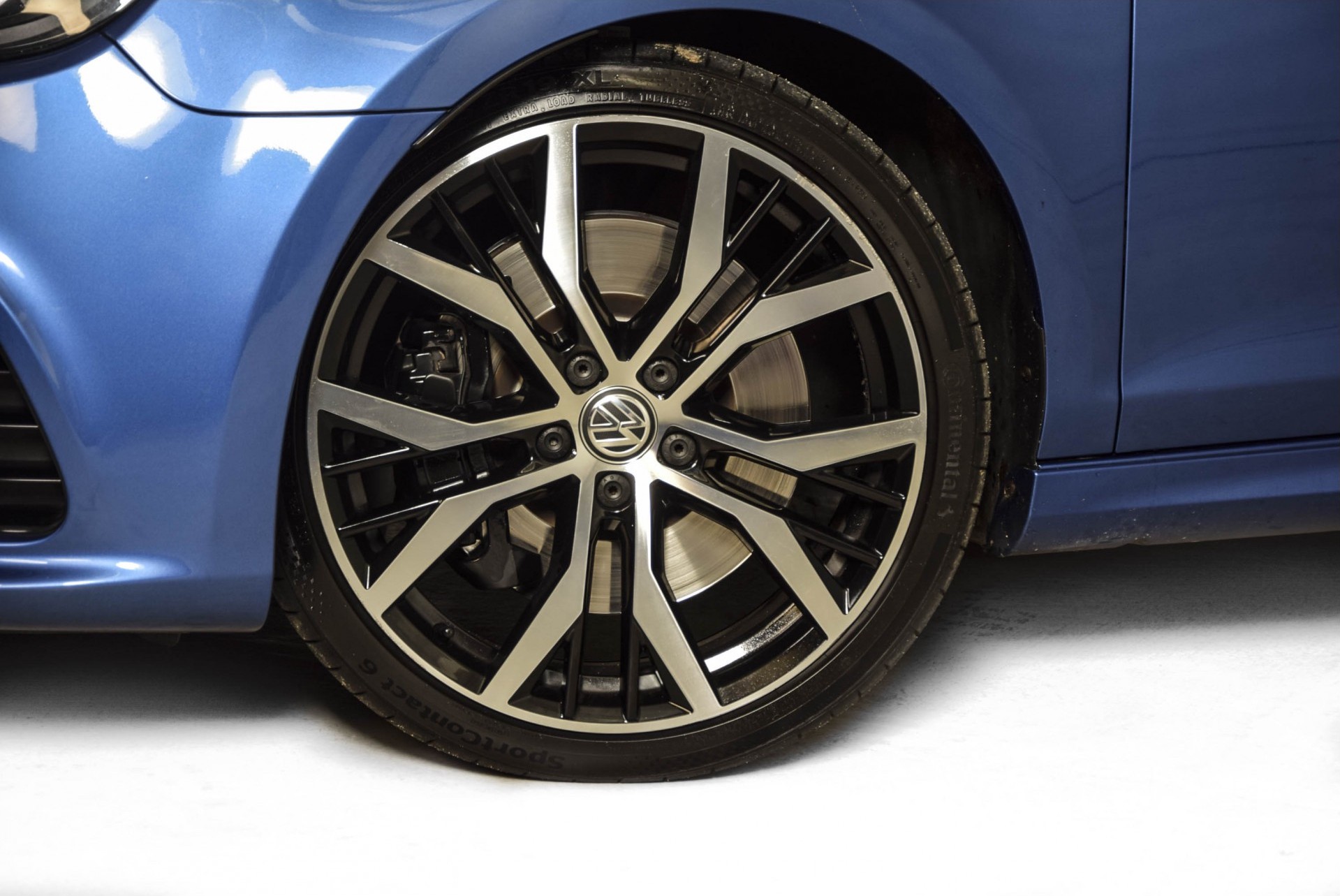 Volkswagen Golf 2.0 R 4-Motion DSG/Navi/Schuifdak/NAP/Xenon Aut6 Foto 4