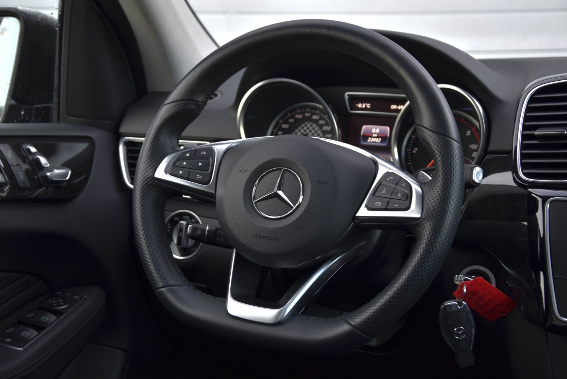 Mercedes-Benz GLE-Klasse 350 d 4-M AMG Night Luchtvering/Panorama/Trekhaak/ILS Aut9 Foto 12