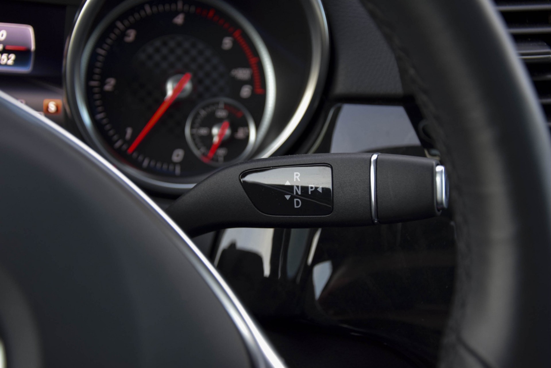 Mercedes-Benz GLE-Klasse 350 d 4-M AMG Night Luchtvering/Panorama/Trekhaak/ILS Aut9 Foto 13