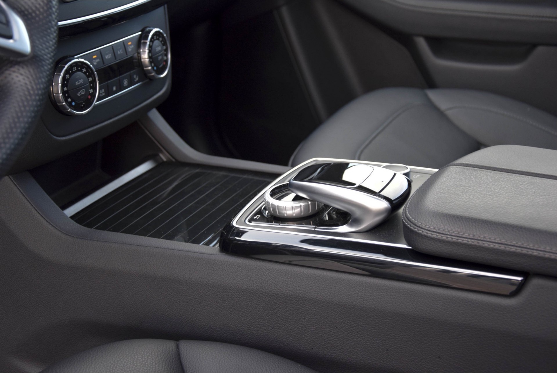 Mercedes-Benz GLE-Klasse 350 d 4-M AMG Night Luchtvering/Panorama/Trekhaak/ILS Aut9 Foto 18