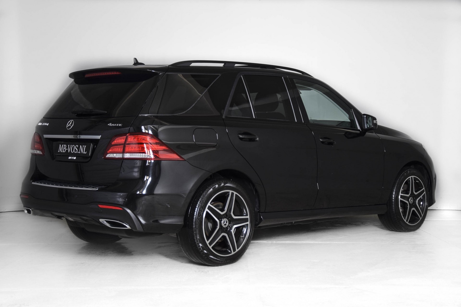 Mercedes-Benz GLE-Klasse 350 d 4-M AMG Night Luchtvering/Panorama/Trekhaak/ILS Aut9 Foto 2