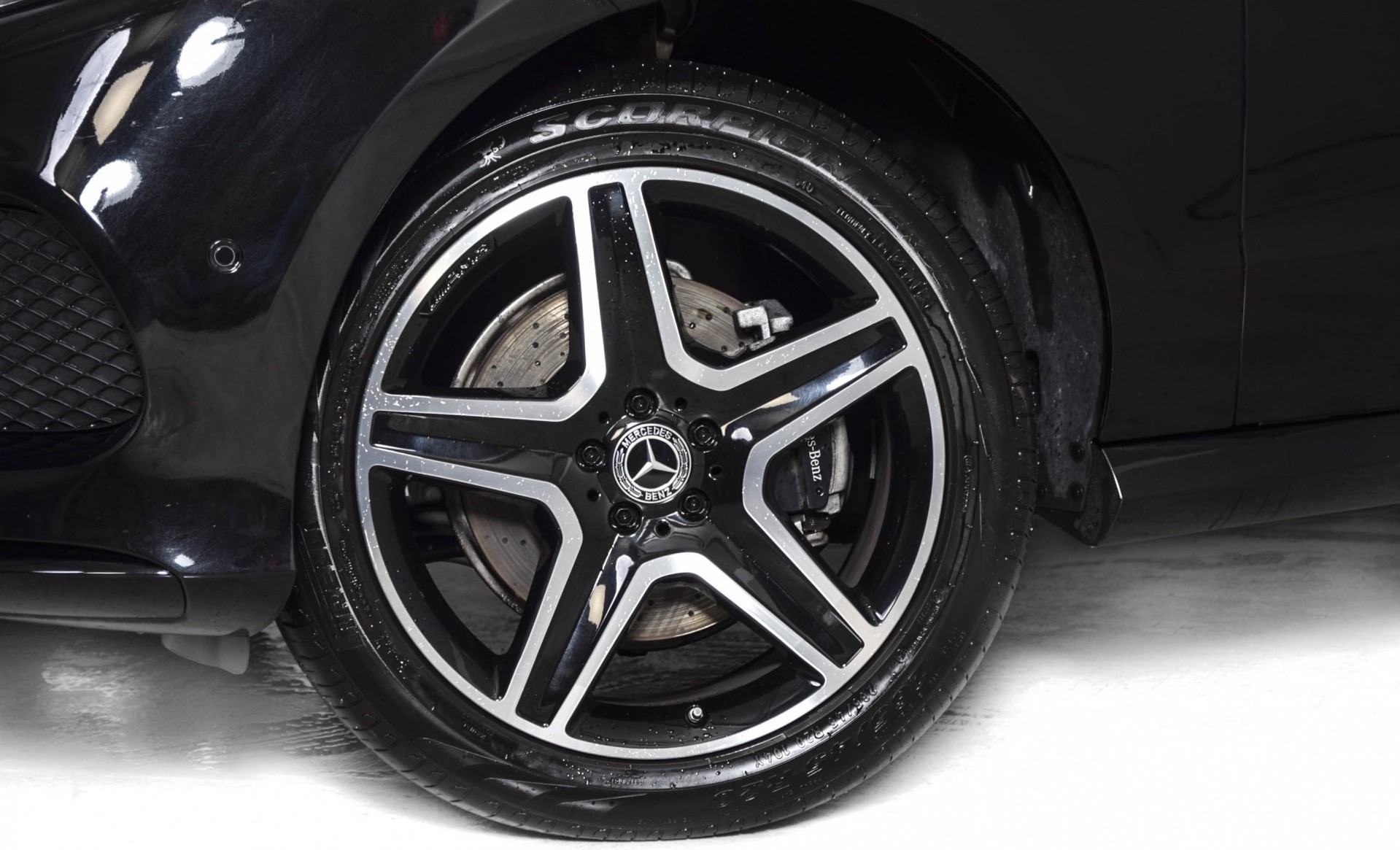 Mercedes-Benz GLE-Klasse 350 d 4-M AMG Night Luchtvering/Panorama/Trekhaak/ILS Aut9 Foto 26