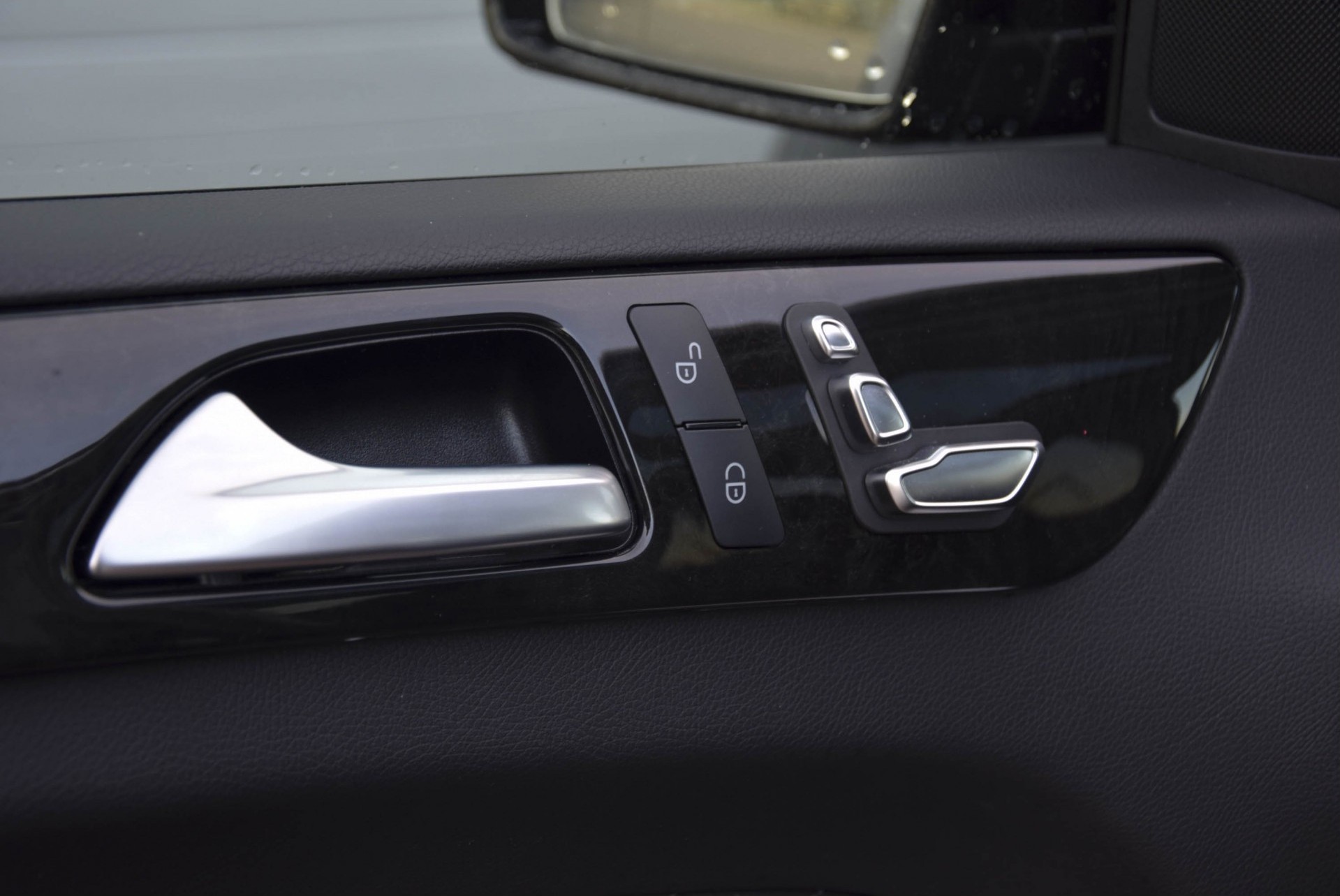 Mercedes-Benz GLE-Klasse 350 d 4-M AMG Night Luchtvering/Panorama/Trekhaak/ILS Aut9 Foto 7