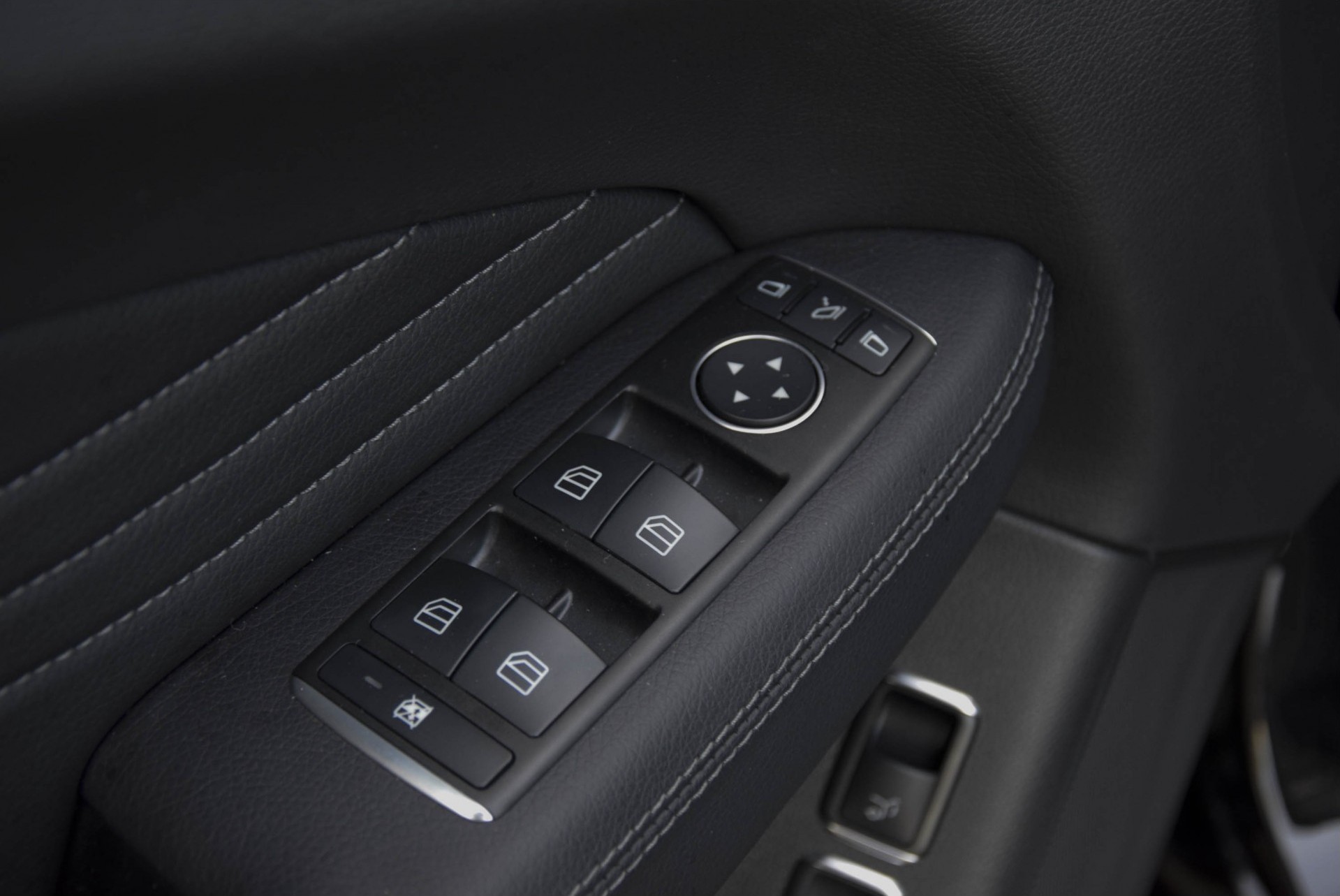 Mercedes-Benz GLE-Klasse 350 d 4-M AMG Night Luchtvering/Panorama/Trekhaak/ILS Aut9 Foto 8