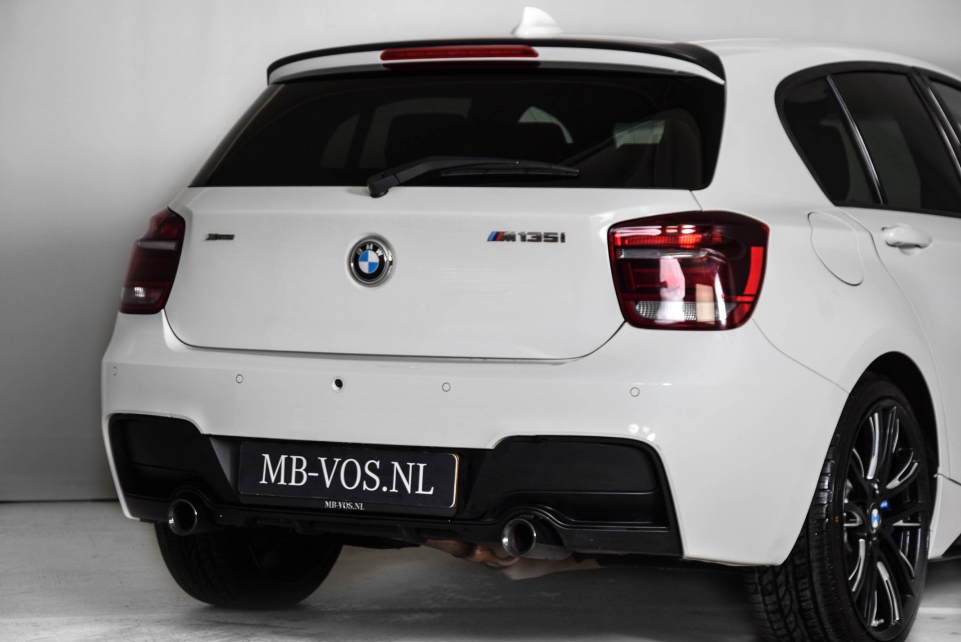 BMW 1 Serie M135i xDrive High Executive M-Performance/ Aerodynamica/Camera/DAB Aut8 Foto 20