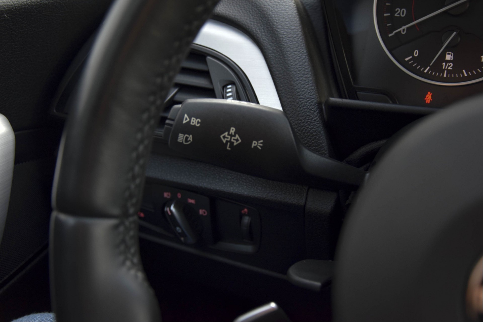 BMW 1 Serie M135i xDrive High Executive M-Performance/ Aerodynamica/Camera/DAB Aut8 Foto 9