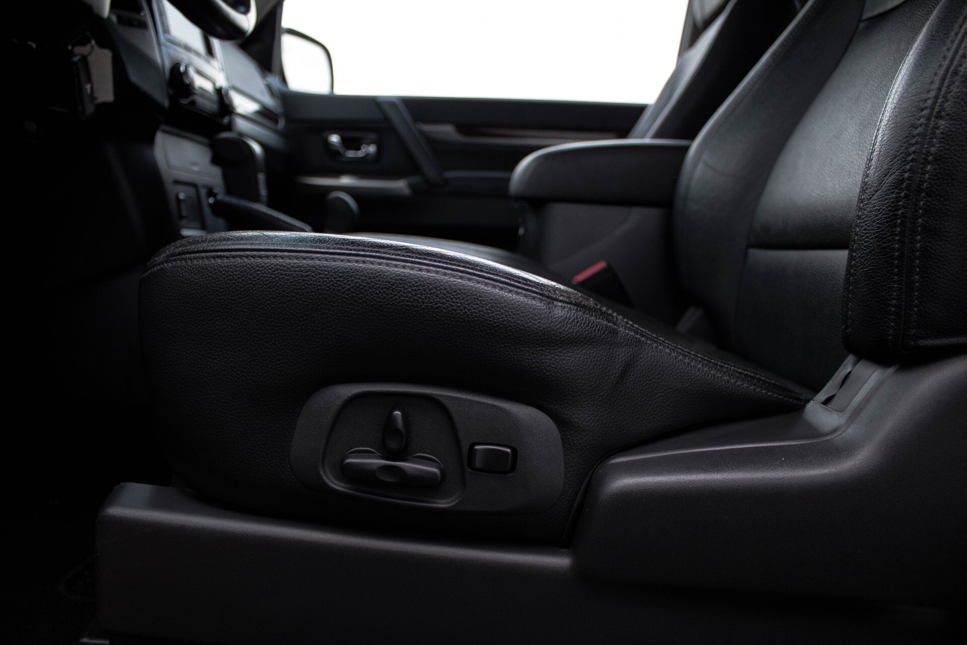 Mitsubishi Pajero 3.8 V6 Instyle Navi/Leder/Bluetooth/Trekhaak Aut5 Foto 27