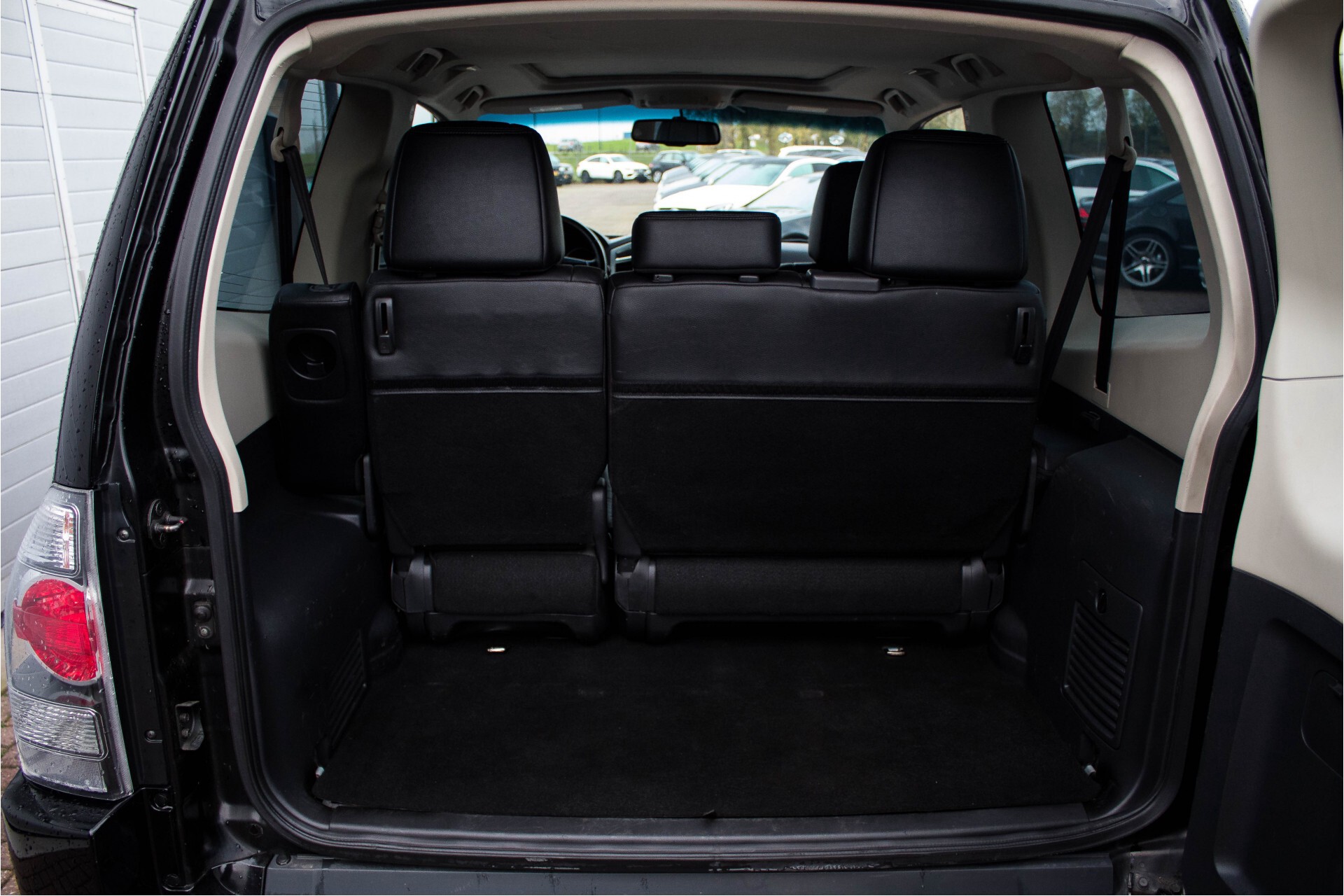 Mitsubishi Pajero 3.8 V6 Instyle Navi/Leder/Bluetooth/Trekhaak Aut5 Foto 35