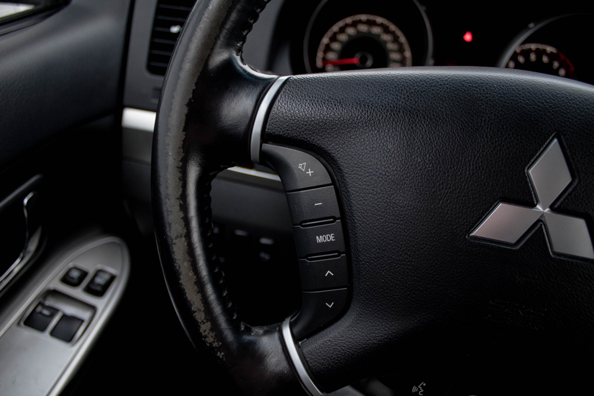 Mitsubishi Pajero 3.8 V6 Instyle Navi/Leder/Bluetooth/Trekhaak Aut5 Foto 9