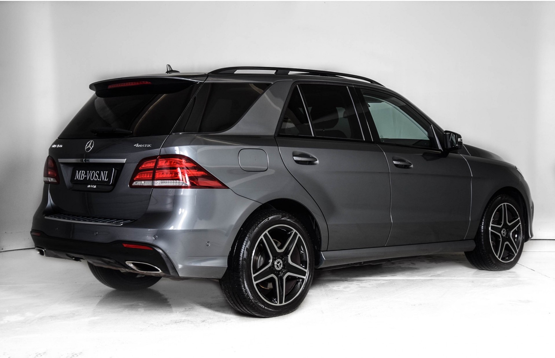 Mercedes-Benz GLE-Klasse 400 4-M Night Luchtvering/Panorama/Trekhaak/ILS Aut9 Foto 2