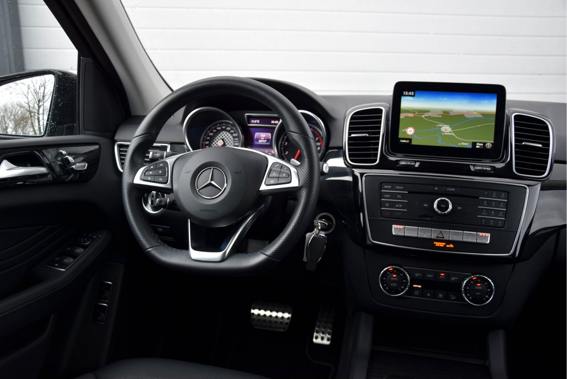 Mercedes-Benz GLE-Klasse 350 d 4-M AMG Night Luchtvering/Panorama/Trekhaak/ILS Aut9 Foto 6