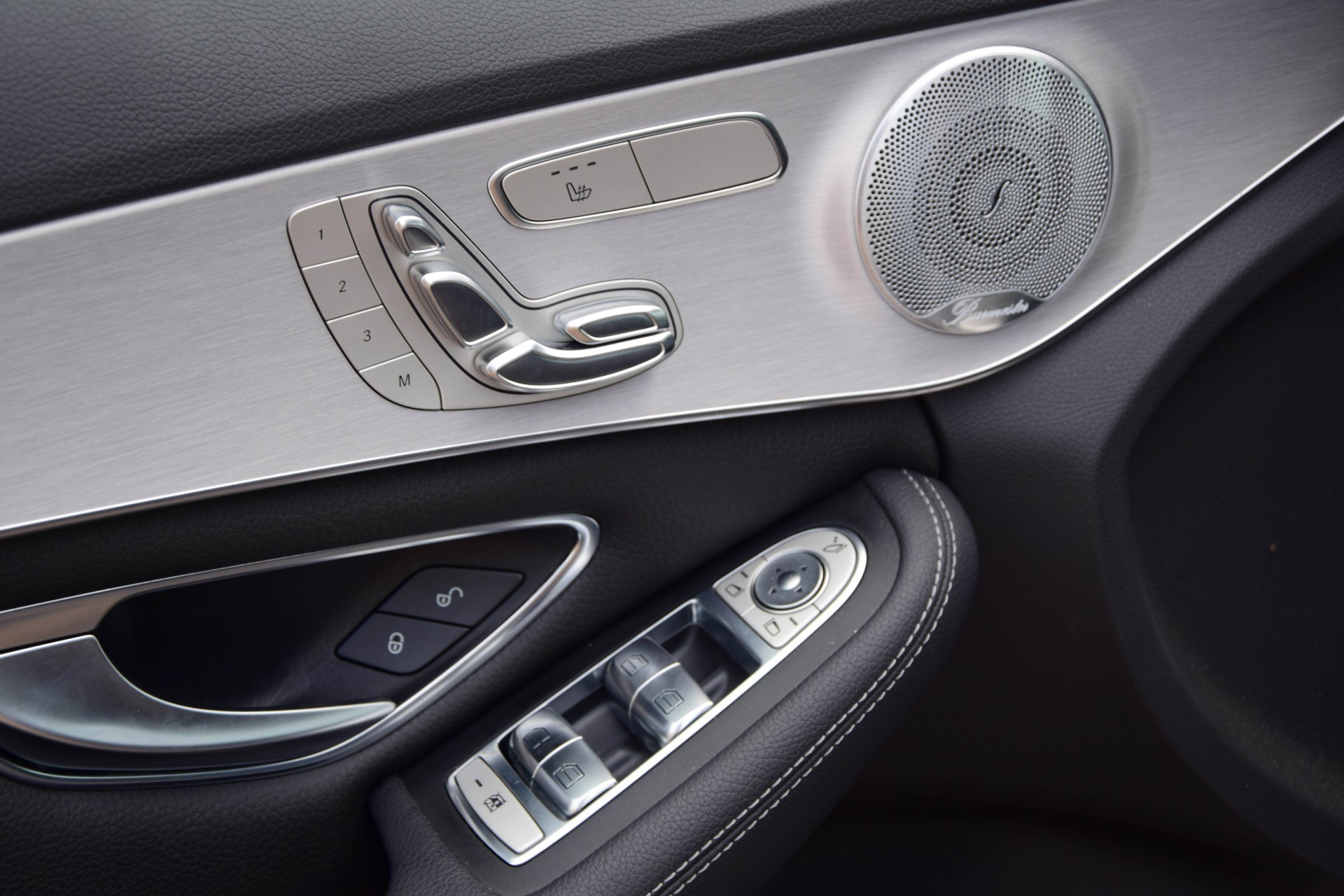 Mercedes-Benz C-Klasse Estate 350 e 7% bijtelling Leer/Distronic/Comand/360/Burmester Aut7 Foto 10