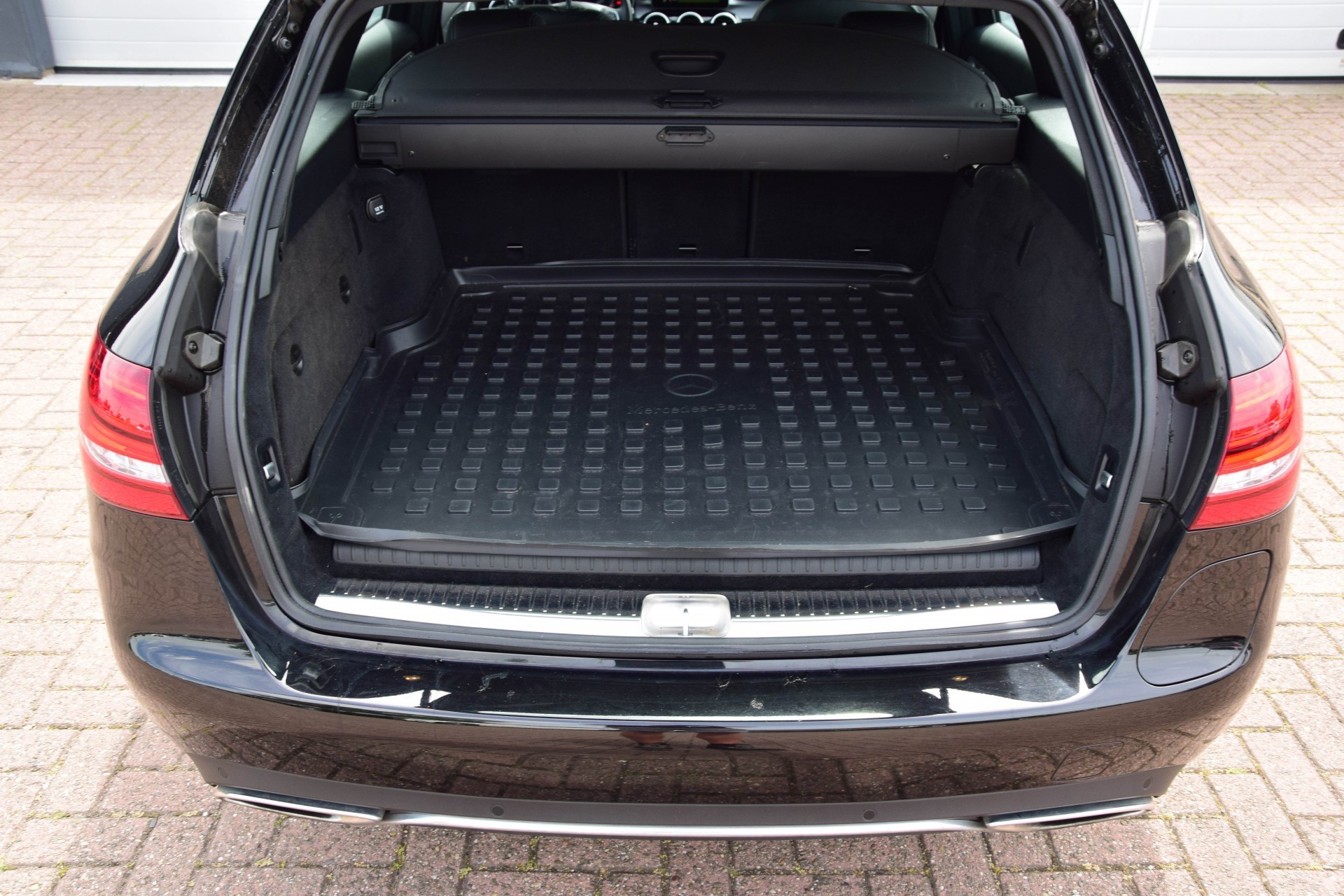 Mercedes-Benz C-Klasse Estate 350 e 7% bijtelling Leer/Distronic/Comand/360/Burmester Aut7 Foto 16