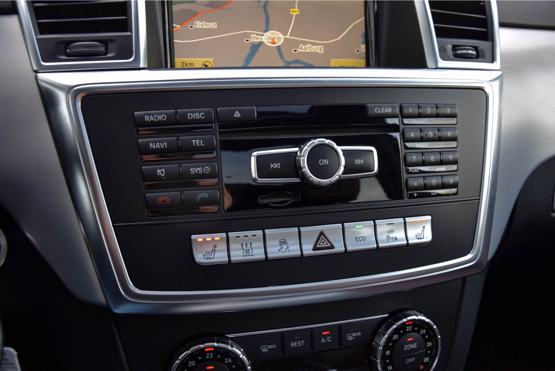 Mercedes-Benz M-Klasse 350 Bluetec 4-M Luchtvering/Panorama/Treeplanken/Standkachel/20" Aut7 Foto 12