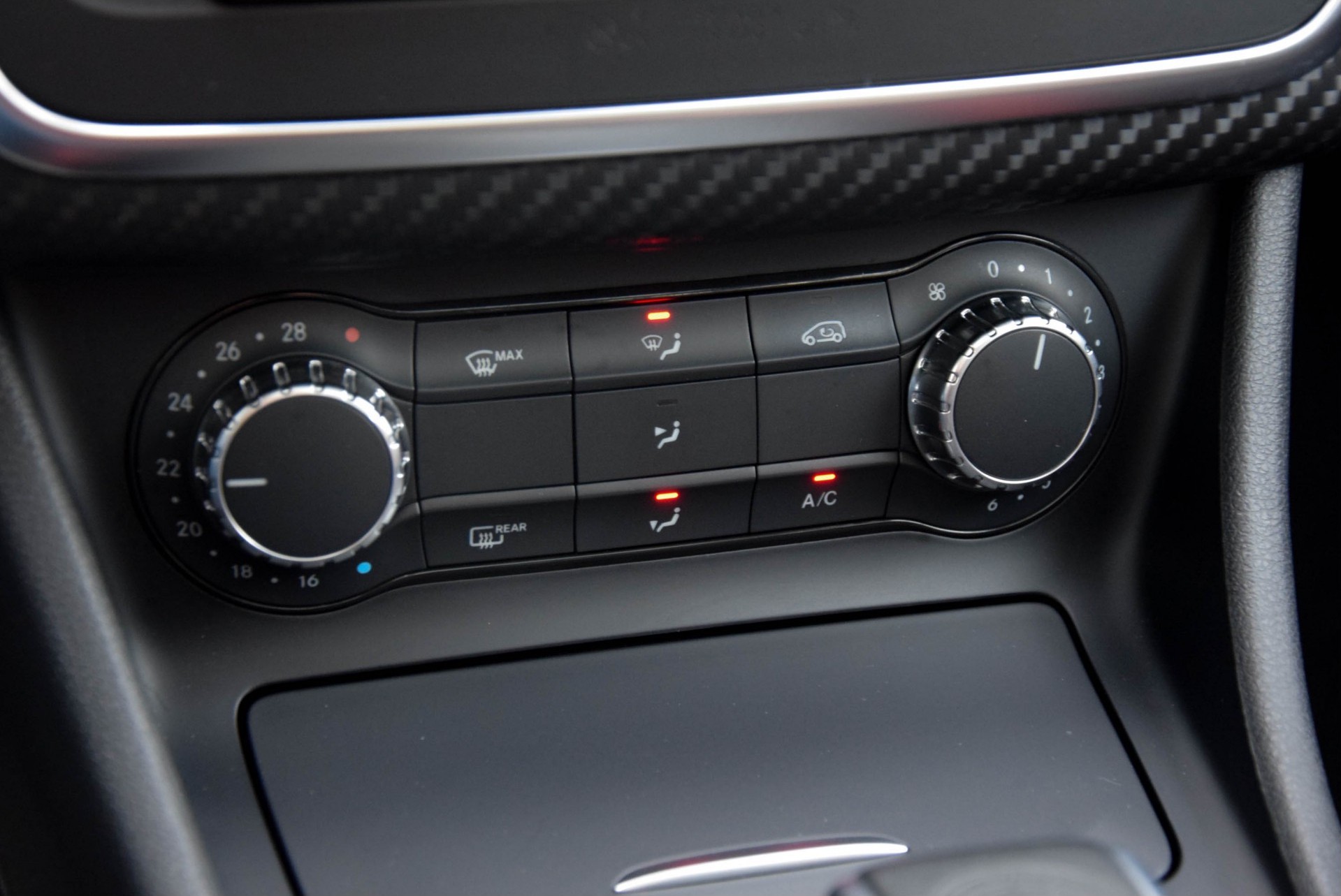 Mercedes-Benz A-Klasse 45 AMG 4-M Performance seats/Driverspack/Performance uitlaat Panorama/Harman-Kardon Aut7 Foto 17