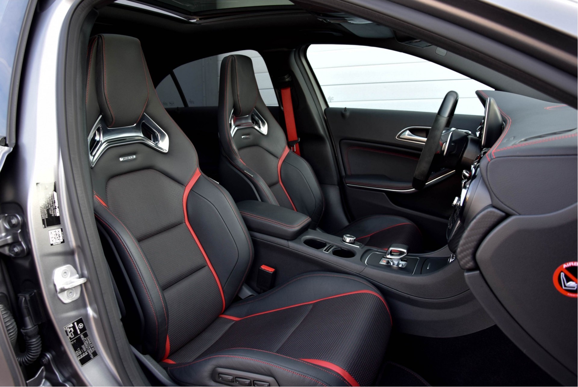 Mercedes-Benz A-Klasse 45 AMG 4-M Performance seats/Driverspack/Performance uitlaat Panorama/Harman-Kardon Aut7 Foto 3