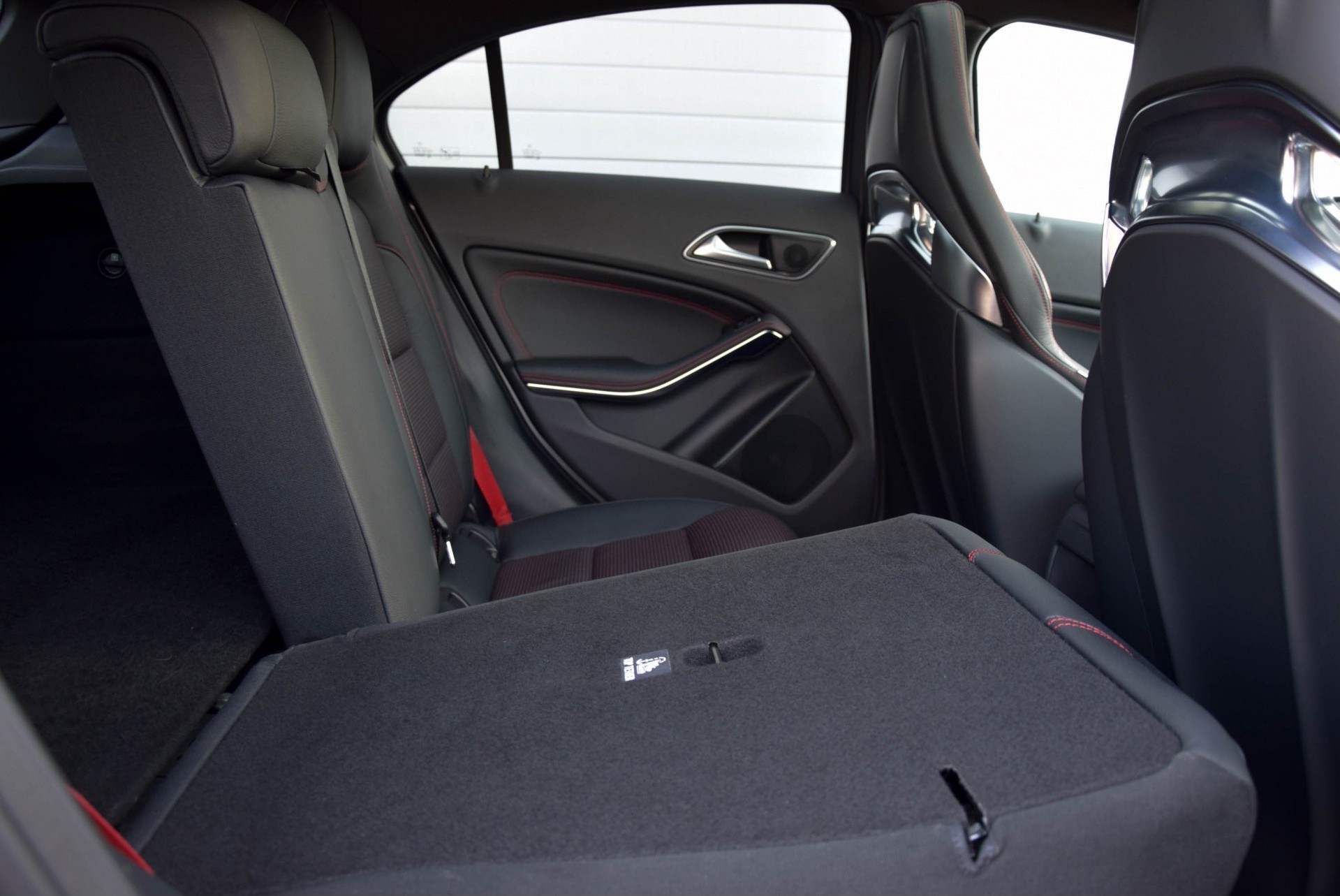 Mercedes-Benz A-Klasse 45 AMG 4-M Performance seats/Driverspack/Performance uitlaat Panorama/Harman-Kardon Aut7 Foto 5