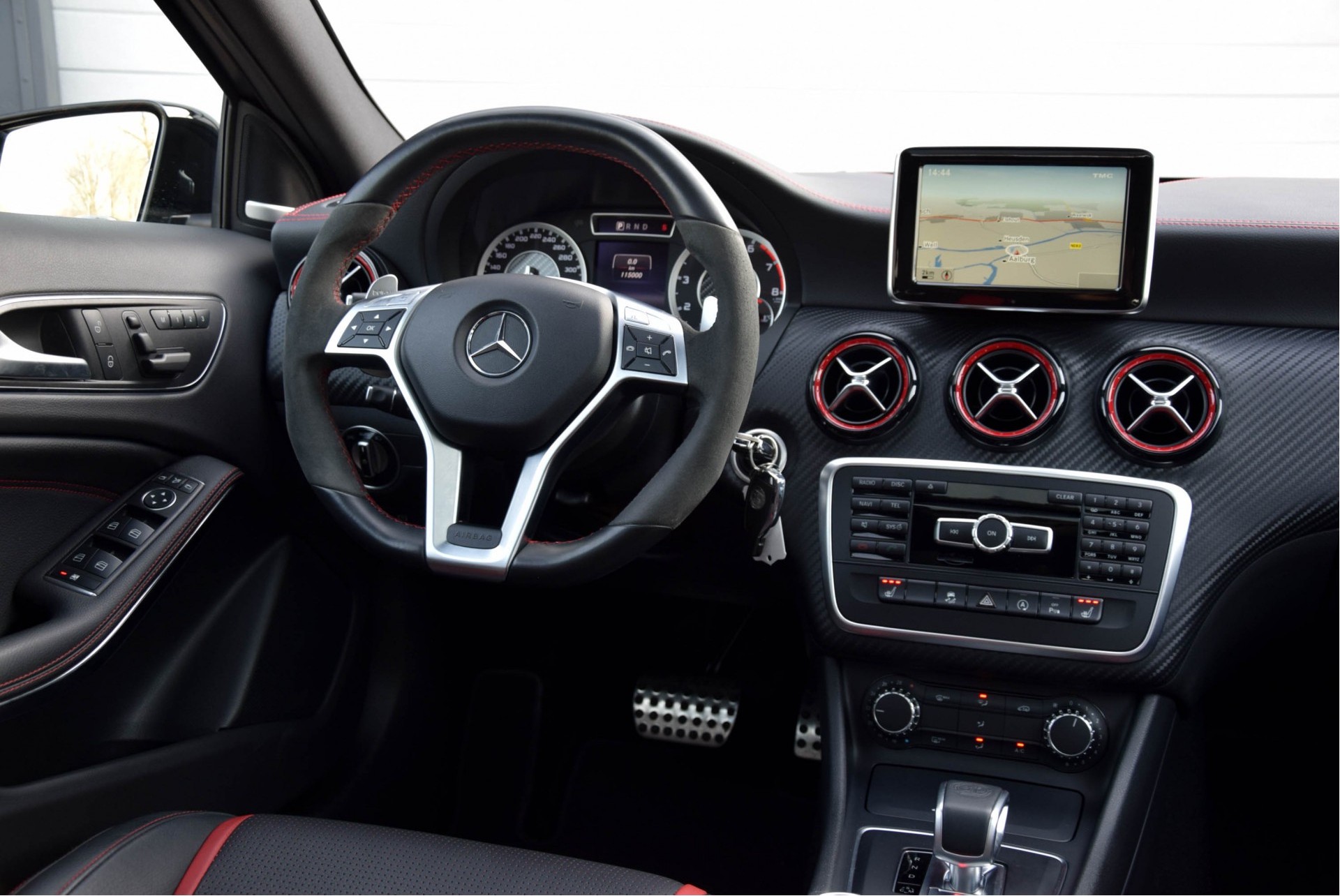 Mercedes-Benz A-Klasse 45 AMG 4-M Performance seats/Driverspack/Performance uitlaat Panorama/Harman-Kardon Aut7 Foto 6
