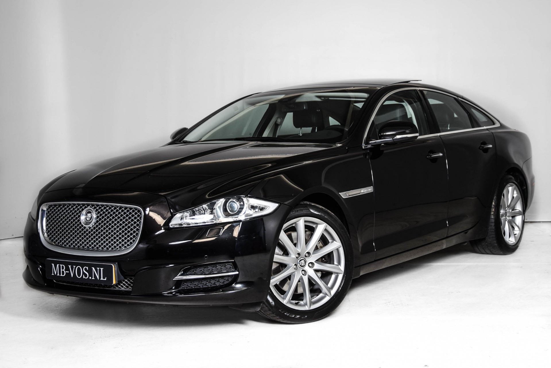 Jaguar XJ 3.0 V6D Premium Luxury Pano/Keyless/Camera/Memory Aut8 Foto 1