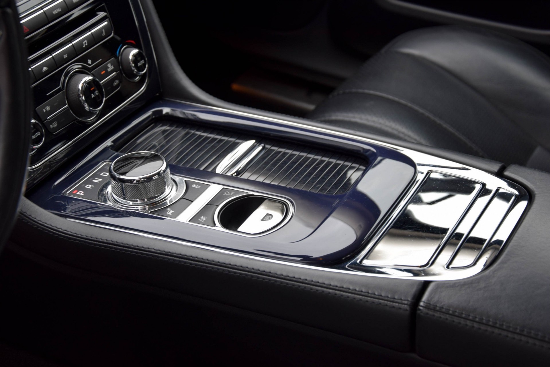 Jaguar XJ 3.0 V6D Premium Luxury Pano/Keyless/Camera/Memory Aut8 Foto 10